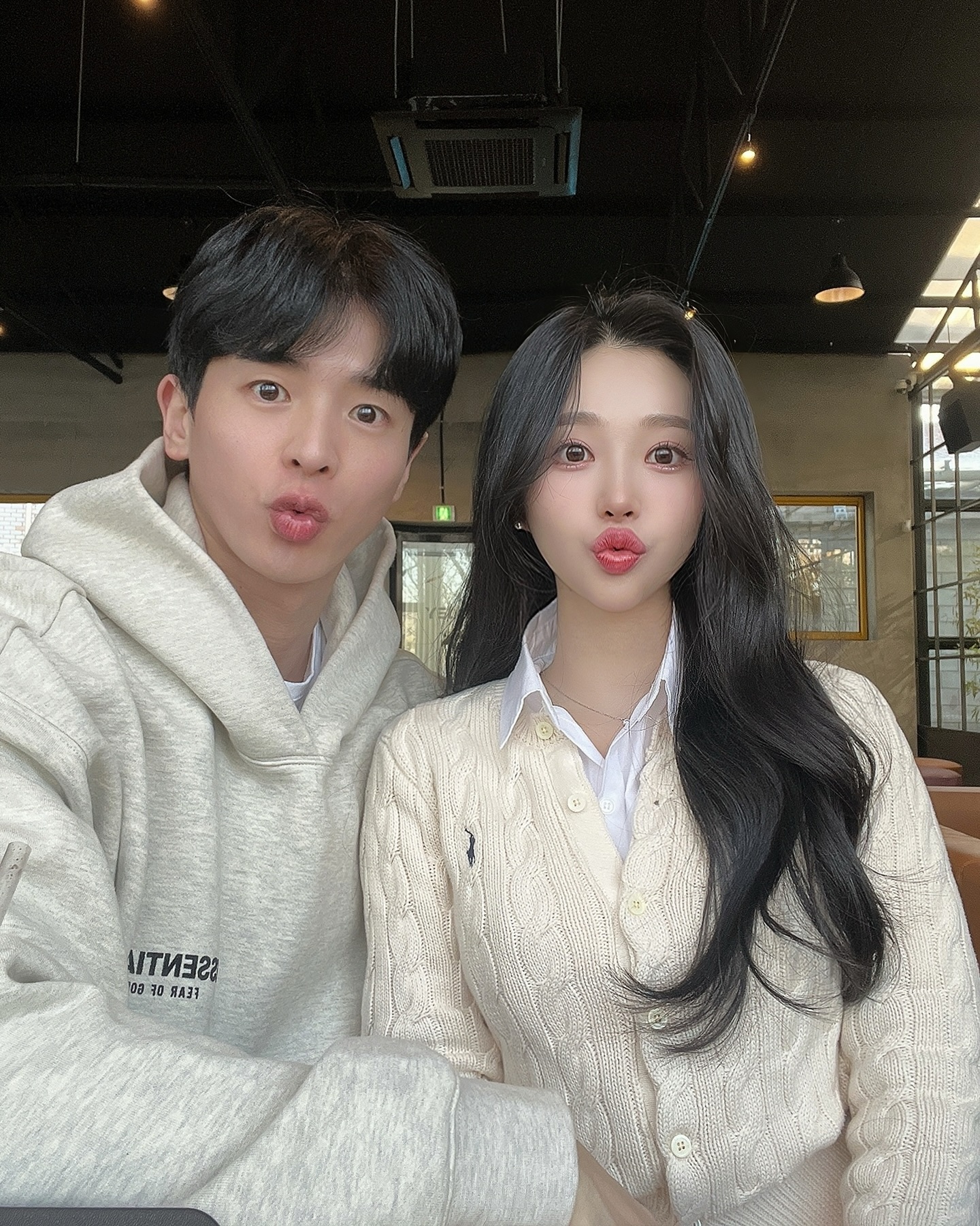 뭔가 꽤 닮은 우리 👀