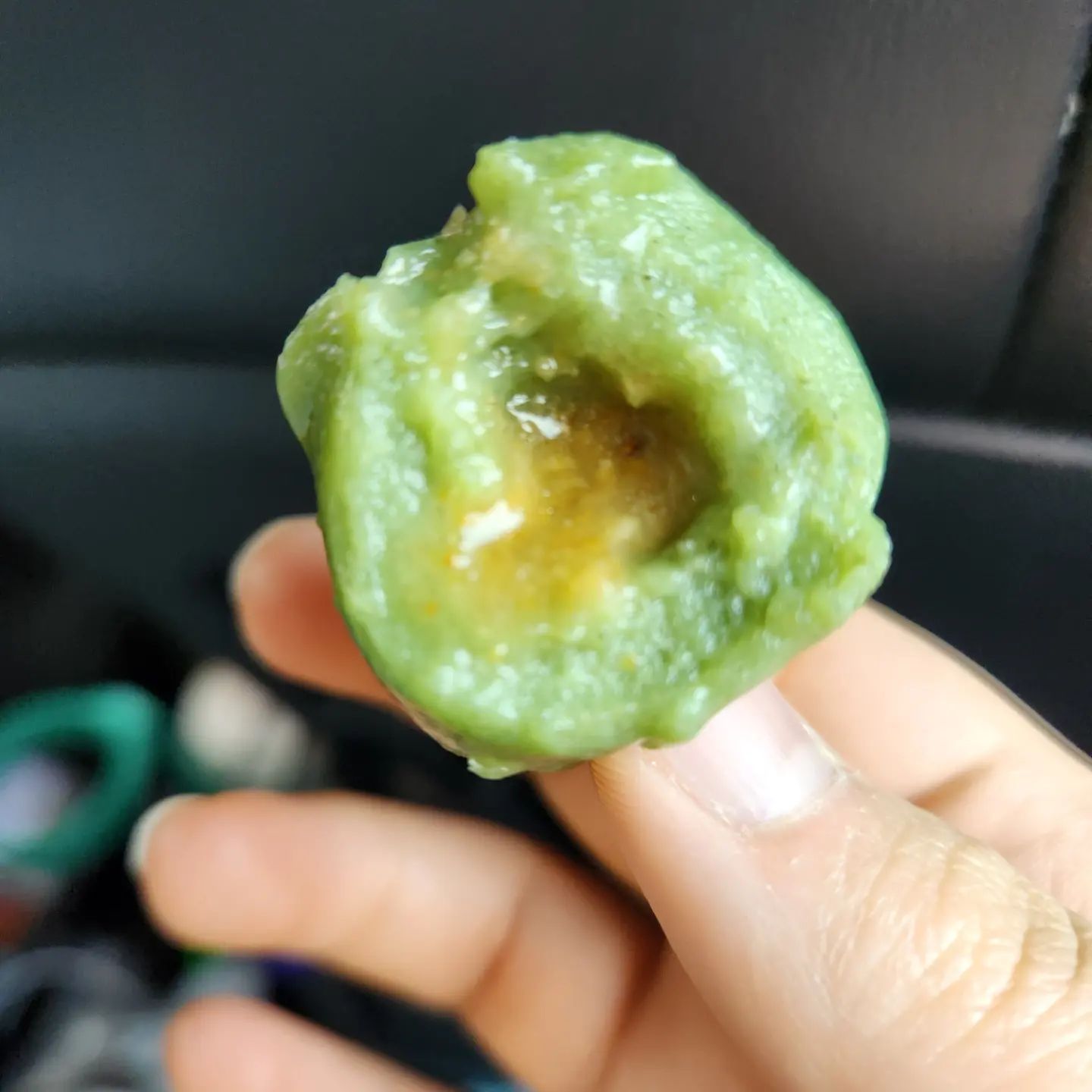 오늘 예산 중앙시장갔는데
사진 찍을세도 없을만큼
어마~~~무시하게 손님이 
디글디글ㅋㅋㅋㅋㅋ

그래서 고려떡집가서
고기떡! ... 사려그랬는데 매진되서
한시간은 더 기다려야했으니까ㅋㅋㅋ
그 떡집에서 약과랑 약밥이랑 꿀떡사고
차안에서 냠냠 아니 근데 꿀떡이 
이렇게 맛있을 수가ㆍㅅㆍㅋㅋㅋ
그래서 집에 돌아가는 길에
짜장면식당이 있길래
들어가서 먹는데
와...ㄹㅇ JMT...
탕수육은 쏘쏘
쫀득한 튀김에 새큼한 소스!
일반짜장도 맛있다그러고
통통한 오징어들어있는 매운짜장이
너무 맛있었달까ㅎㅎ

#예산 #중앙시장 #웨이팅 #실패 
#떡 #꿀떡 #복분자탕수육 
#짜장 #해물매운짜장 #존맛탱
#행복한하루 #미엘 #에리의일상
#일상 #소소한행복 #여행