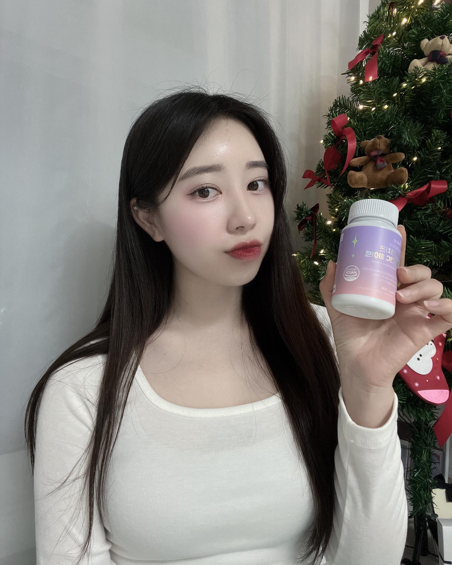 #광고
요새 피곤하고 술도 많이 마셔서 
칙칙했던 피부 요고 먹고 많이 뽀용해짐☺️🤍

콜라겐도 함유 되어 있어서 
쫀쫀해지구 맑아지는게 느껴진당✨

꾸준템 확정💓