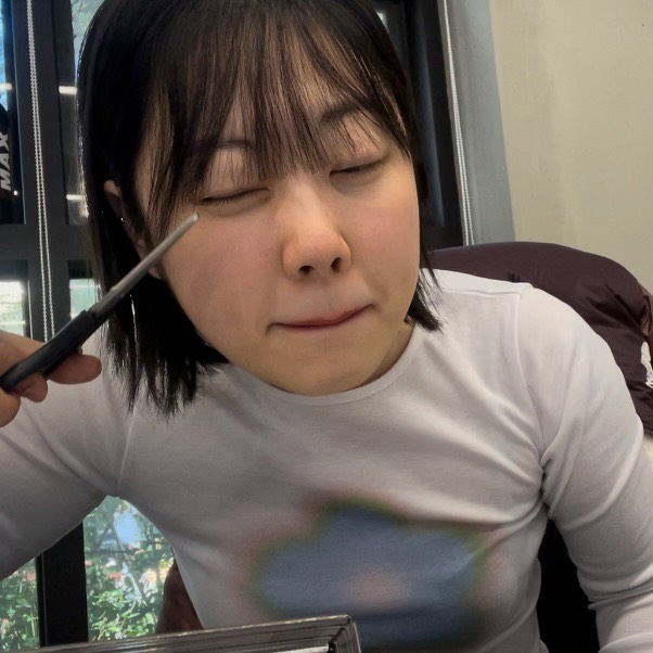 #근황에대하여 
1. 묭실 갈 시간 없어서 회사에서 머리 자름
2. 공포의 촬영장
3. 제안서 제출 D-1
4. 자기최면 EASY
5. 술찔이면서 괜히 이것저것 채워옴
6. 더리버사이드 뇸
7. 결국 취함
8. 3년만에 집들이
9. 나 T야?