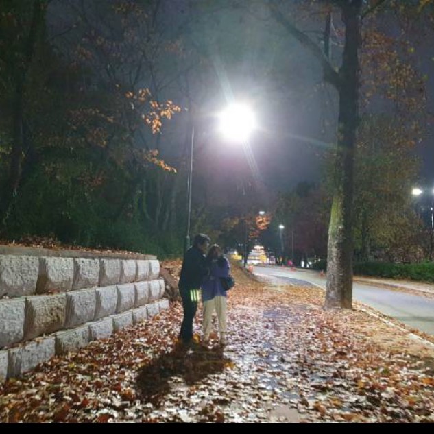 ###############
#첫줄 
..
.
#221209
.
..
겨울 되기전 아빠랑 같이 산책ㅎ 
좋아하는 #보라돌이 옷입고 행복하게
최애 내 사랑 우리 아빠ㅎ 
#2022 년 마무리 잘 하고 
#2023 년 아빠랑 또 신나게 놀아야지 
..
.
....
....
.
#ps 연말 전 기록 이제는 끝..?