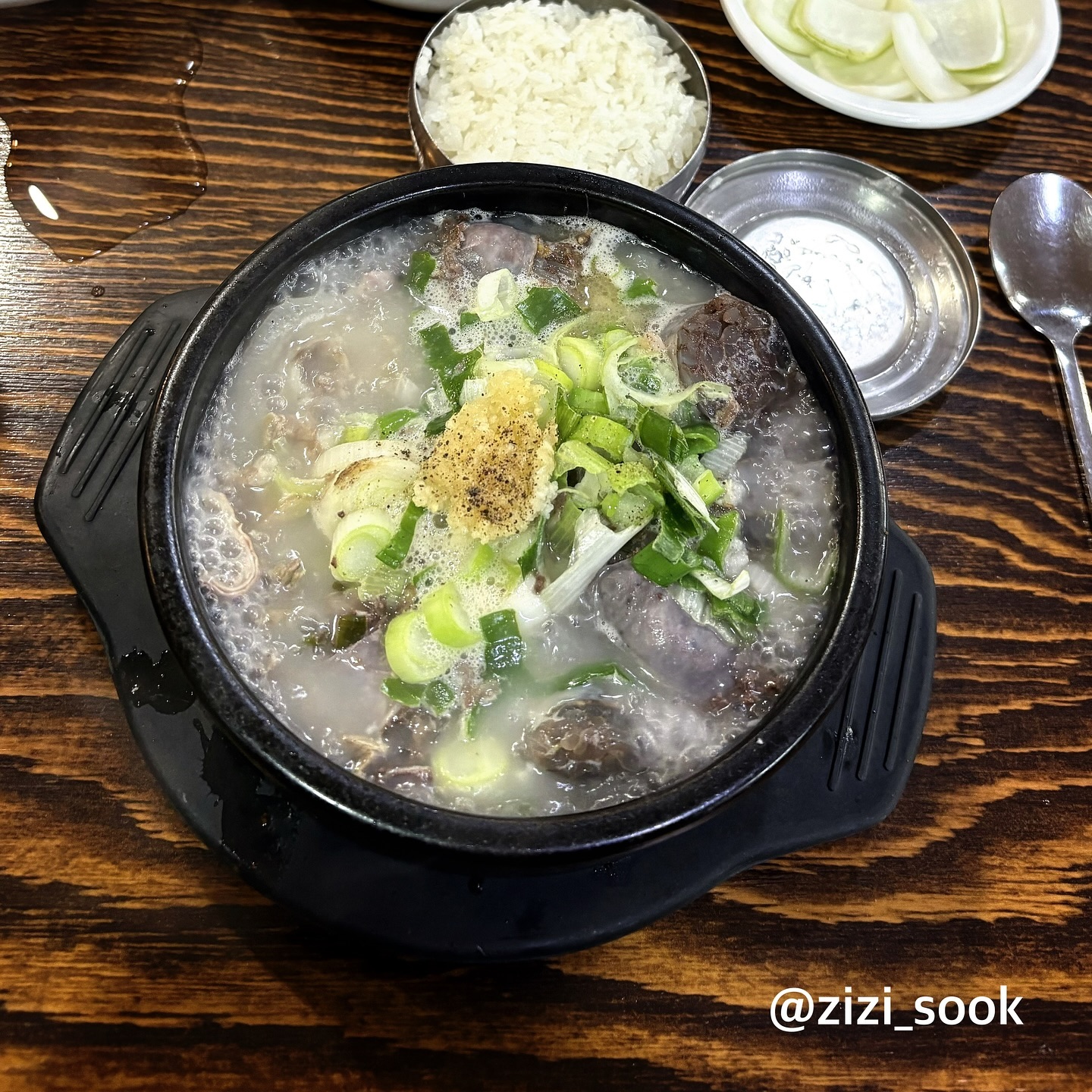 요즘 날씨 뜨끈한 국밥 🍚🥄
잡내 안 나고 깔끔 ✨
#권구성순대국밥 #천안맛집