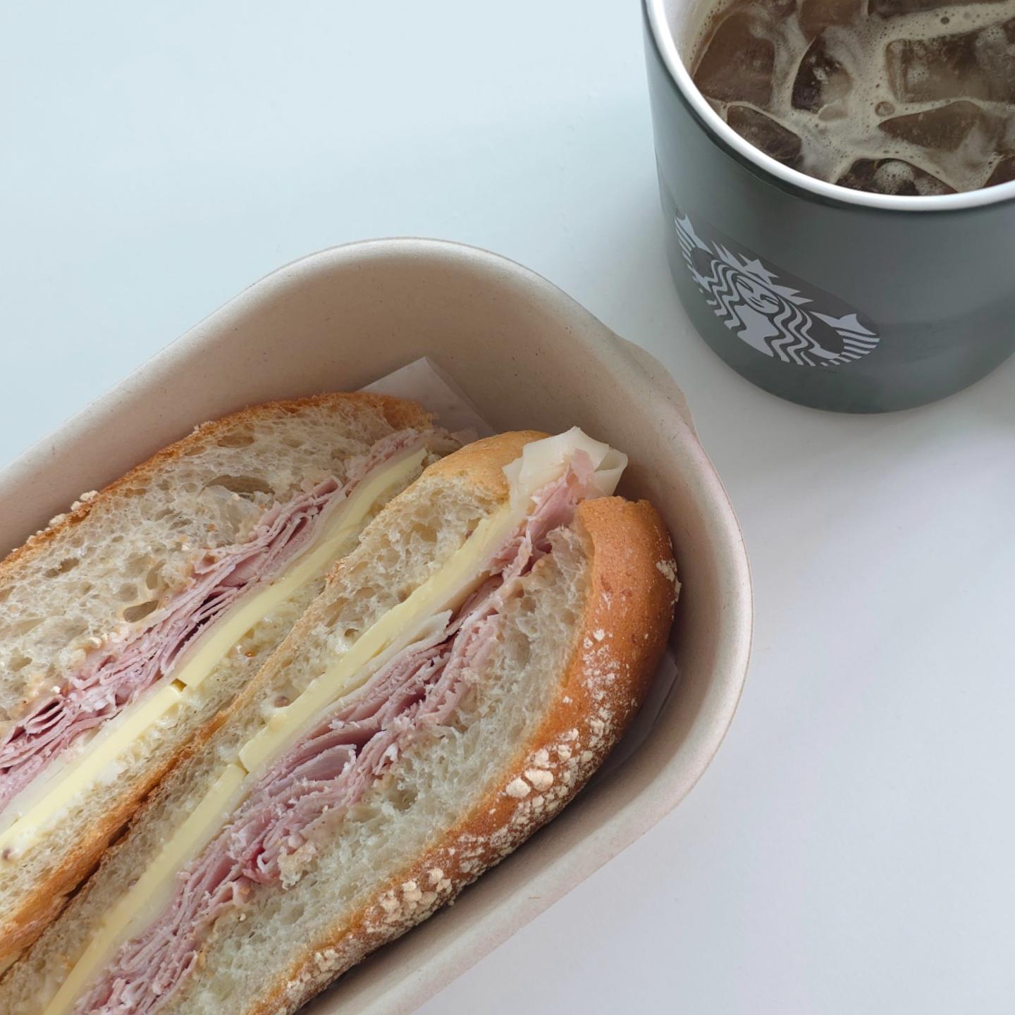 오랜만에 여유로운 주말이야🥖☕️🤎
