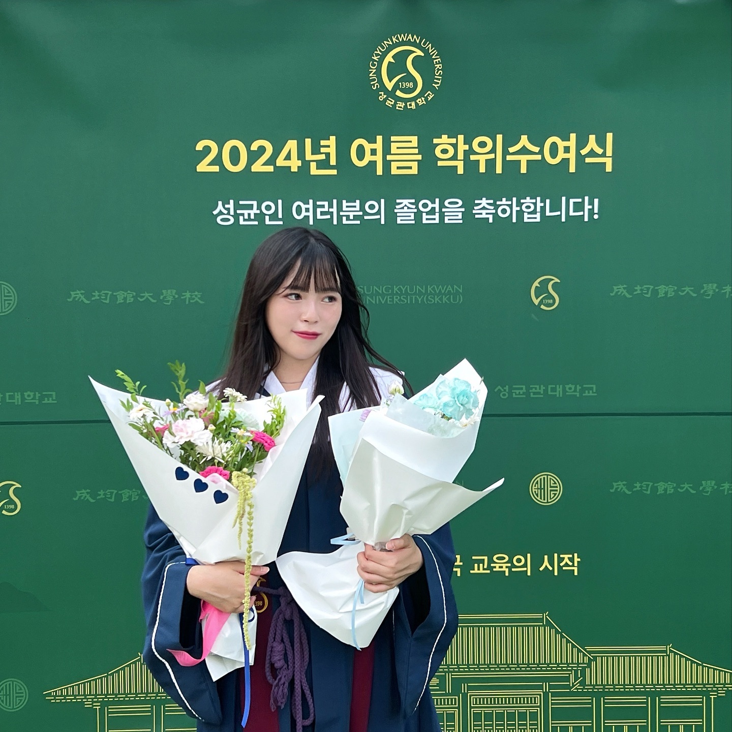 마지막 졸업식 ٩(˃̶͈̀௰˂̶͈́)و
나 석사 졸업했다 히히히 *･゜ﾟ･*:.｡..｡.:*

完成我最後一場畢業典禮 
再來真的不能說自己是學生了 好難過
這個學說難不難說簡單不簡單
反正你們可以叫我碩士了 我也覺得很扯 哈哈哈