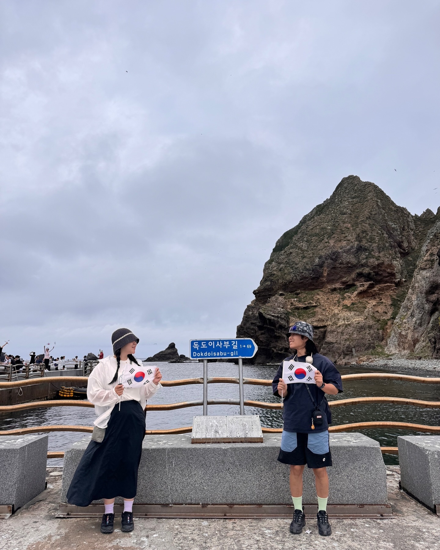 .
울릉도 여행의 꽃
독도여행 성공했어요 😌🫶
비소식 그득이라 포기했었는데
갈 수 있게되서 배로 행복했지요

독도에 이어서 독도전망대까지 완료욤 〰️
