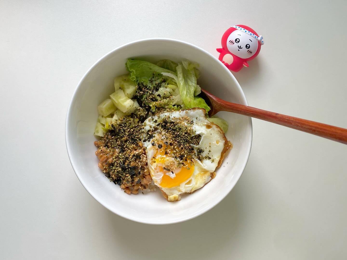 🧑‍🍳: 낫또비빔밥

현미밥1/2, 참기름, 낫또, 오이, 유러피안샐러드, 반숙후라이, 후리가케 넣고 비벼먹으면 극락. 다이어트 레시피로 적격 첨에는 낫또의 미끌거리는 식감이 불호였는데 어느순간 자꾸 생각나더라 짝사랑하는 것 마냥 자꾸 내맘에 들어와 네가 그래서 8개 구매완

 #다이어트식단 #다이어트레시피  #요리계정맞팔 #요리그램 #자취요리 #자취요리그램 #자취요리스타그램 #집밥일기 #집밥 #집밥그램 #집밥요리 #요리맞팔 #먹팔해요 #먹팔환영 #먹팔소통 #먹팔하면맞팔 #훔쿡 #홈카페 #홈스토랑 #홈브런치 #집밥레시피 #집밥메뉴