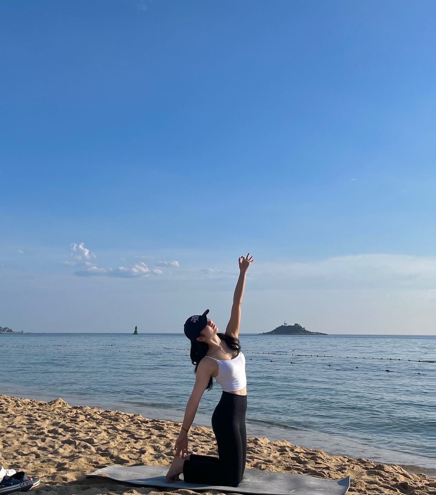 🌊🌊 바다에서 커플요가 🧘🏻‍♀️🧘🏻‍♂️🤍

다음주에는 엄마아빠랑 와야징 ☀️🩵