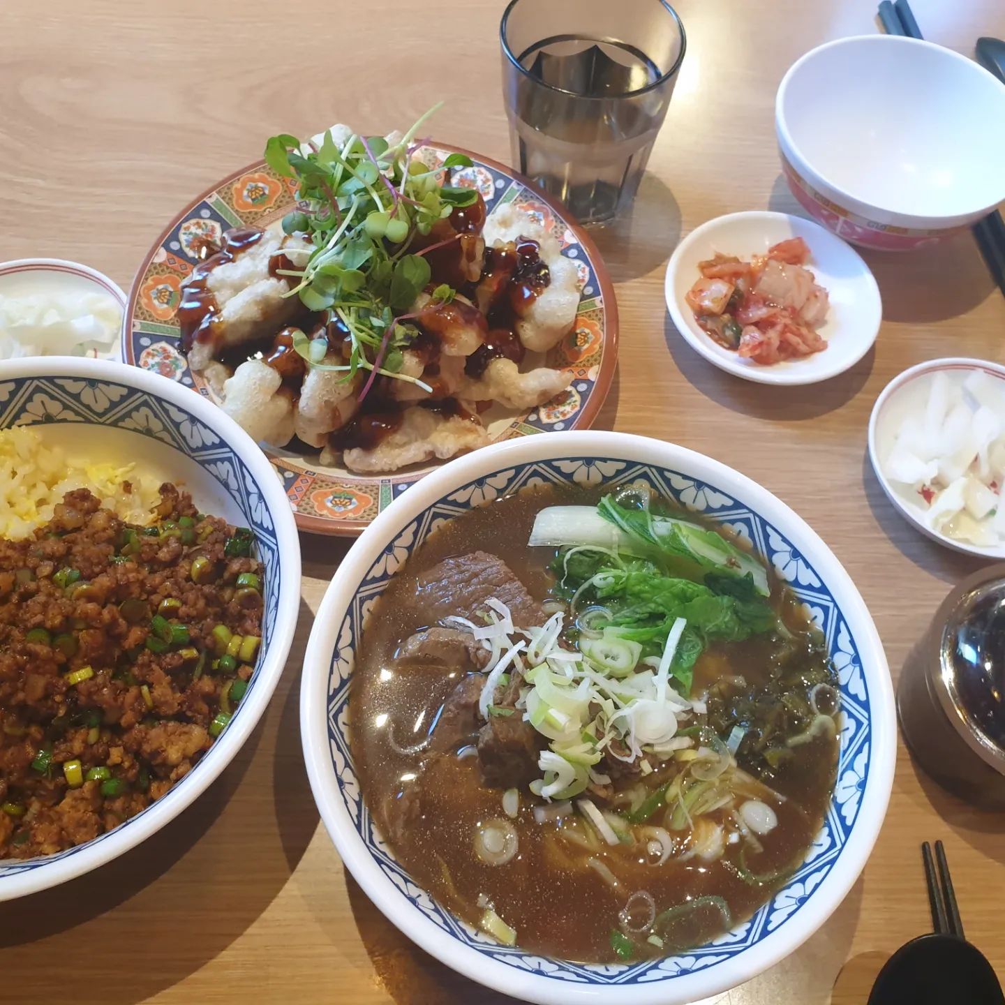 안소관 
우육면
흑초꿔바로우
창잉터우볶음밥

#안소관 #우육면 #흑초꿔바로우 #창잉터우볶음밥 #부천위브맛집 #부천맛집
