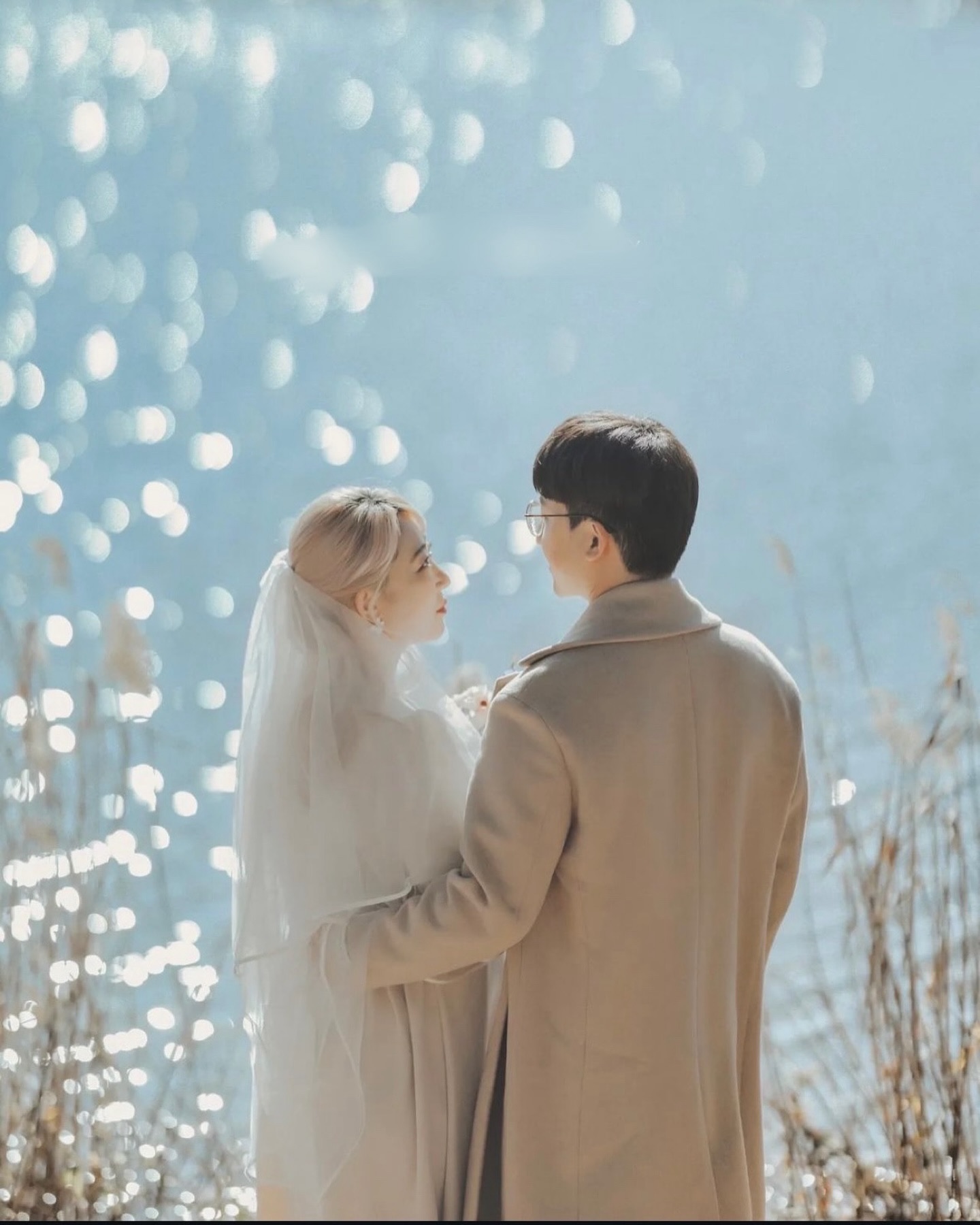 8년 연애 끝으로
수환, 수빈 결혼합니다💕

지금까지 함께한 시간보다 앞으로 평생 단짝으로 잘살아가겠습니다. 

소식 전하지 못하신 분들께 먼저 인사드리는게 예의지만 연락드리지 못해 죄송한 마음입니다. 너그러운 마음으로 이해해주시고 앞으로 더 잘사는 모습 행복한 모습으로 보여드리겠습니다😊

2024년 10월 20일
#결혼합니다