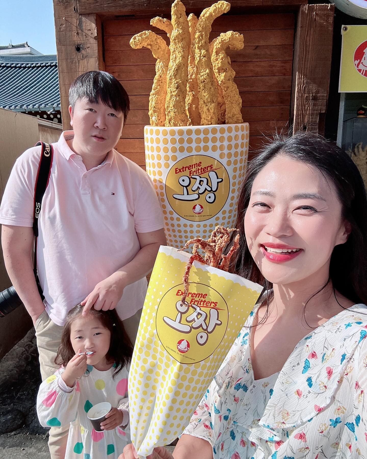 그냥 #육일식당 이 가고 싶어서 전주행~
아직 겹벚꽃이 안 펴서 한옥마을에서 놀기❤️
와~ 여름인가? 벌써 여름이 겁난다. . . 😆