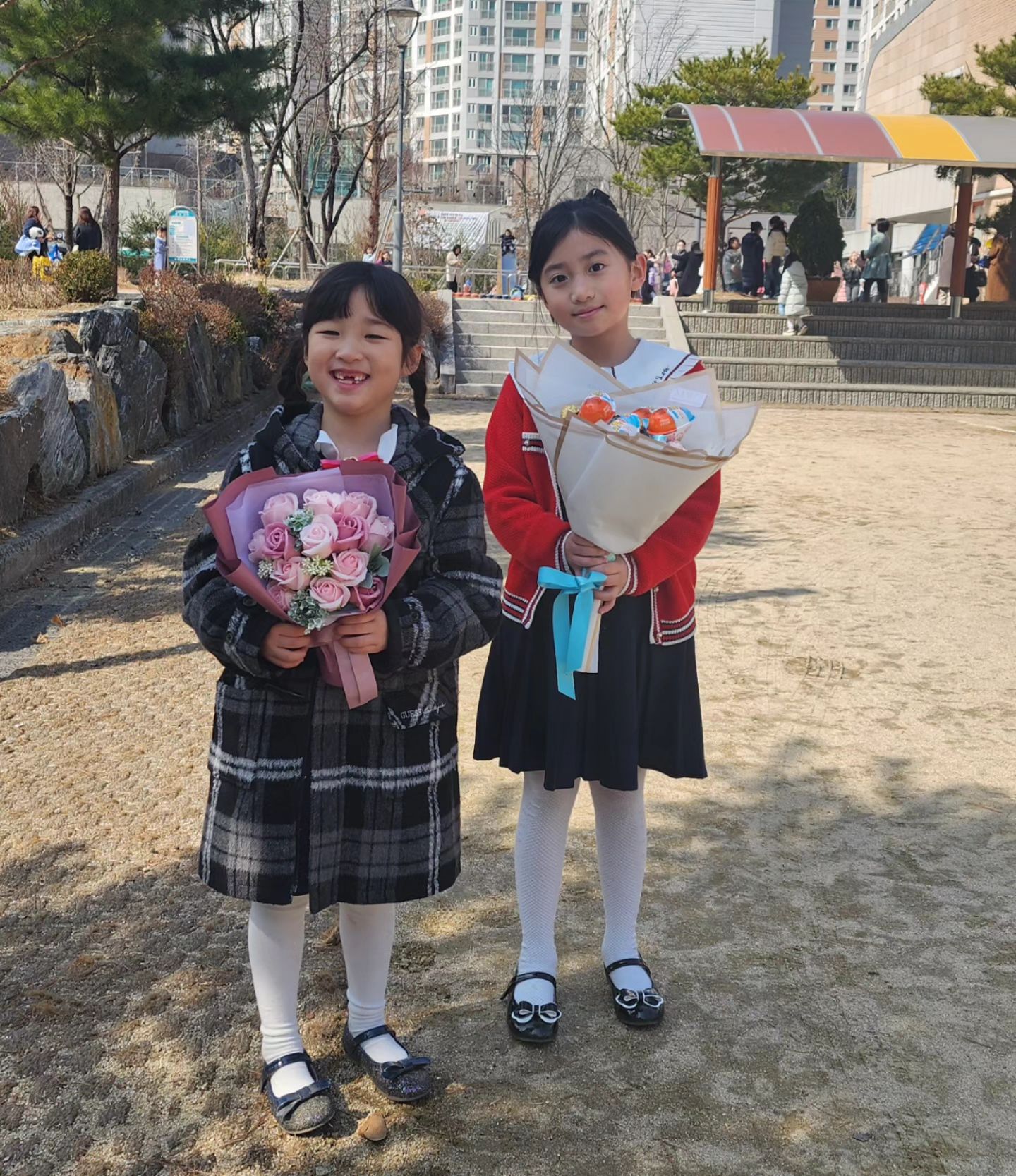 #입학식
하음이 초등학교 입학
하윤이 3학년 진급
축하해

#하윤하음 #초등학생 #초등아빠 #입학식 #축하해 #아빠육아 #육아소통 #육아일기 #자매일기
