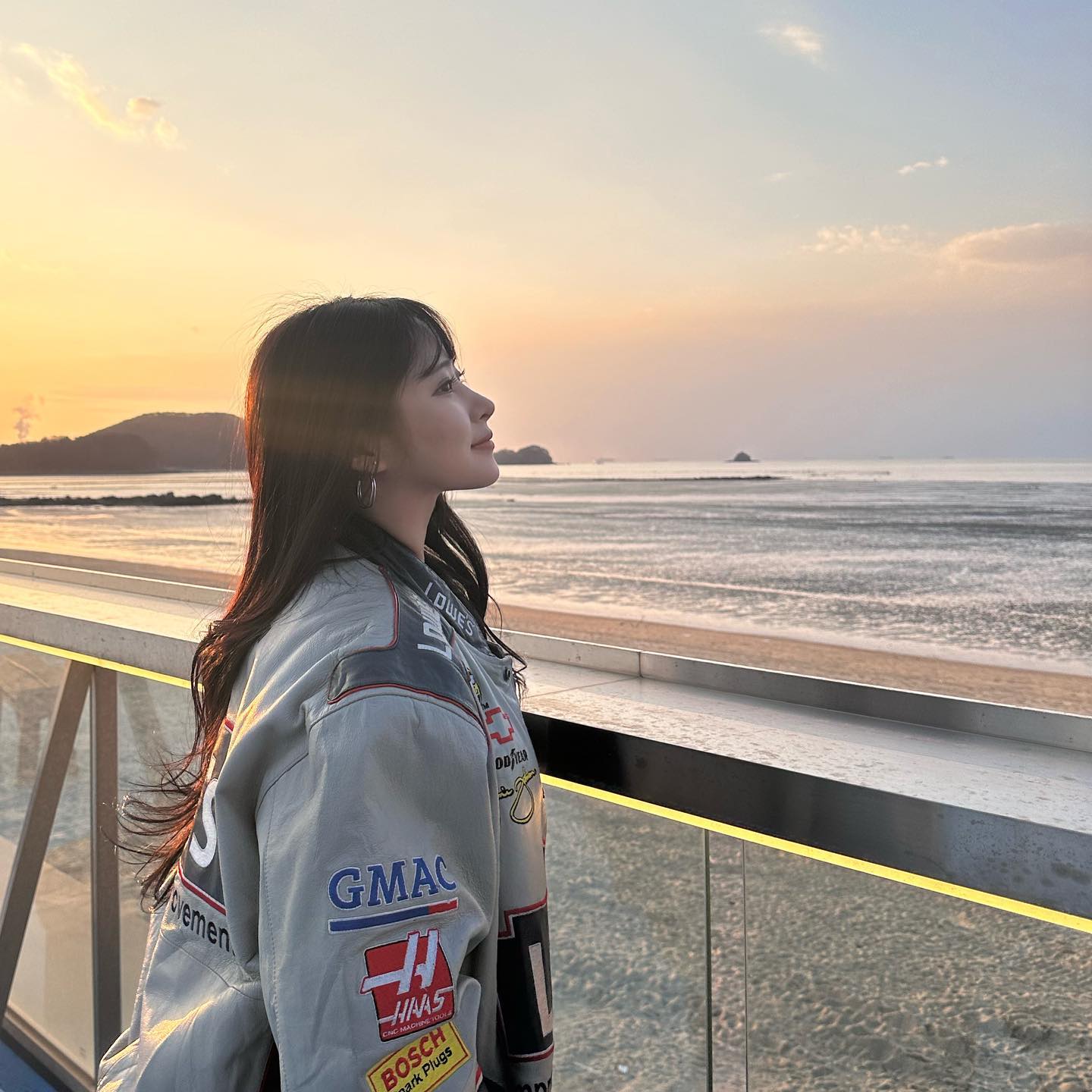 오이도 -> 시화 -> 대부도
알찬 토요일 데이뚜🩵
+ 다음주 또 발표 & 기말^^
.
.
.
.
.
.
.
.
.
.
.
.
.
.
.
#오이도 #방어회 #대부도 #시화나래휴게소 #시화나래전망대 #ootd #오늘의코디 #유행따라하기 #토요일데이트 #요즘유행 #유행이뭐길래 #인스타룩 #룩북 #커플사진 #헤어모델 #카페추천 #좋반 #좋아요반사 #좋아요그램 #맞팔 #선팔맞 #인친환영 #instalike #likesforlike #likeforlikealways #followforfollowback #followtrain #korea #model