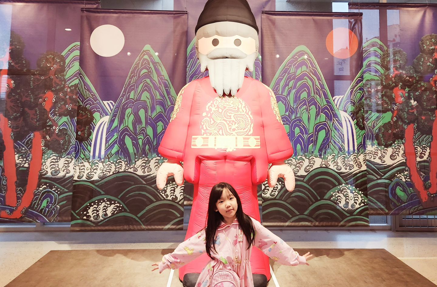 #플레이모빌맨션 
비 오지게 많이 온날
연희동