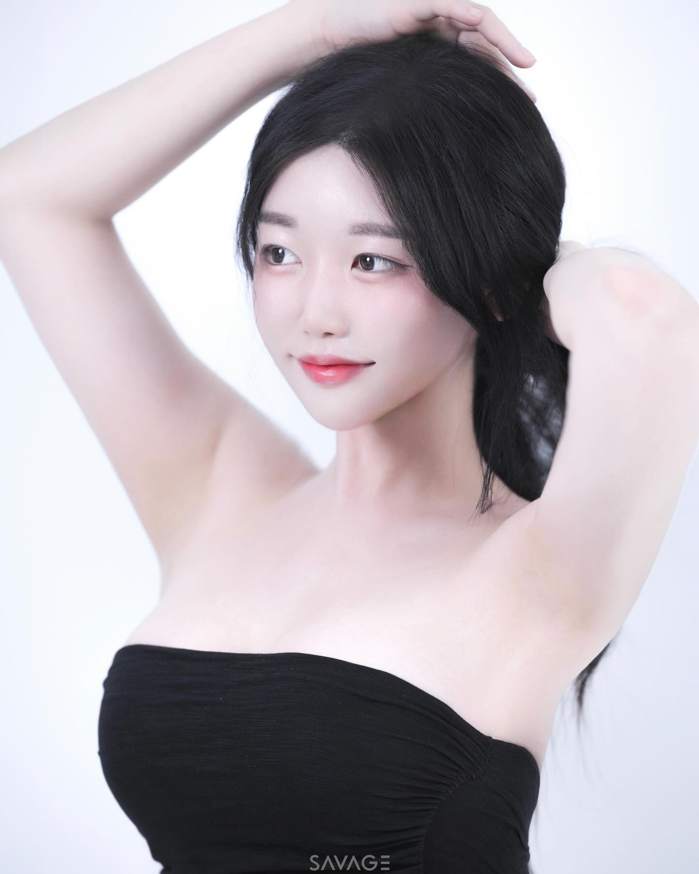 sxvaxe  #SAVAGESTUDIO 
여름이야 ♥ 
여름사진은 가성비 좋은 세비지스튜디오에서 〰️
호다닥 찍은 것 같은데 맘에 쏙 🐈‍⬛

#세비지스튜디오#연남동스튜디오#홍대스튜디오#홍대사진관#연남동사진관#연남동#홍대