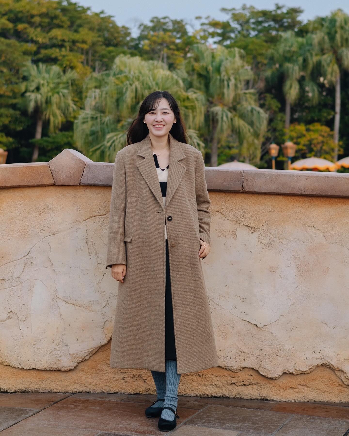 #GIFT #잇미샤 

23FW itMICHAA ✨

작년에 이어 올해도 꾸준히 입고있는 잇미샤 핸드메이드 롱코트! 제가 딱 찾던 디자인과 패턴 그 자체라 착용감도 가볍고 따뜻해서 일본 도쿄여행에서도 제대로 착용할 수 있었는데요. 늘 언제나 아묻따! 아우터맛집 잇미샤 롱코트 덕분에 겨울코디 여행룩까지 모두 완성🩵

올 겨울 트렌드인 맥시한 기장감 프론트 포켓, 소매 레터링 디자인으로 트렌디한 멋이 느껴지는 ’싱글 브레스티드 코트‘ 추천드려보아요

싱글 브레스티드 코트 사이즈: 55/66
itmichaa.official 

#여성코트 #핸드메이드코트 #코트코디 #롱코트 #코트 #울코트 #겨울코트 #캐시미어코트 #잇미샤코트