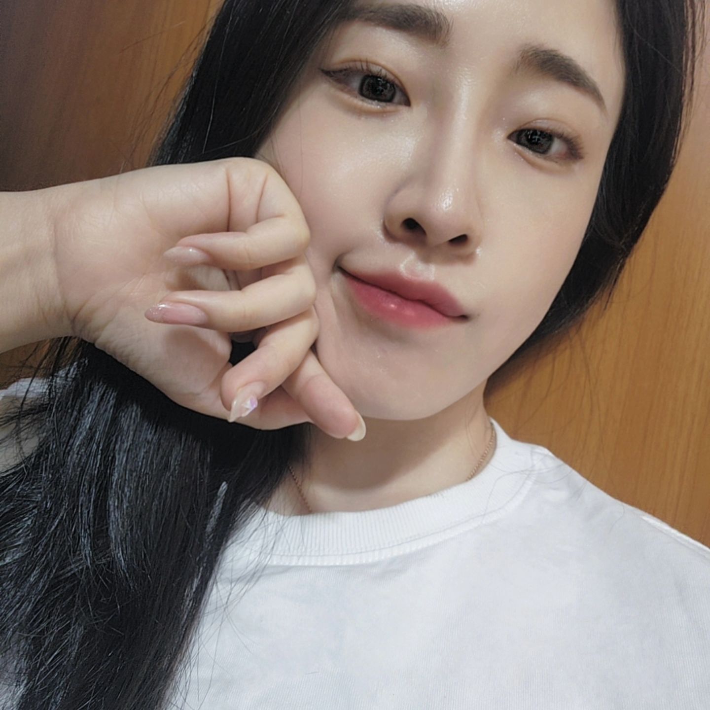 쿨톤아닌줄알았는데 쿨톤인가보다.
남자느낌나는거같기도 .. 왜케 이사진은 남자같죠 ㅋㅋㅋㅋ

#직장인 🥲 #셀카 #쿨톤 #집