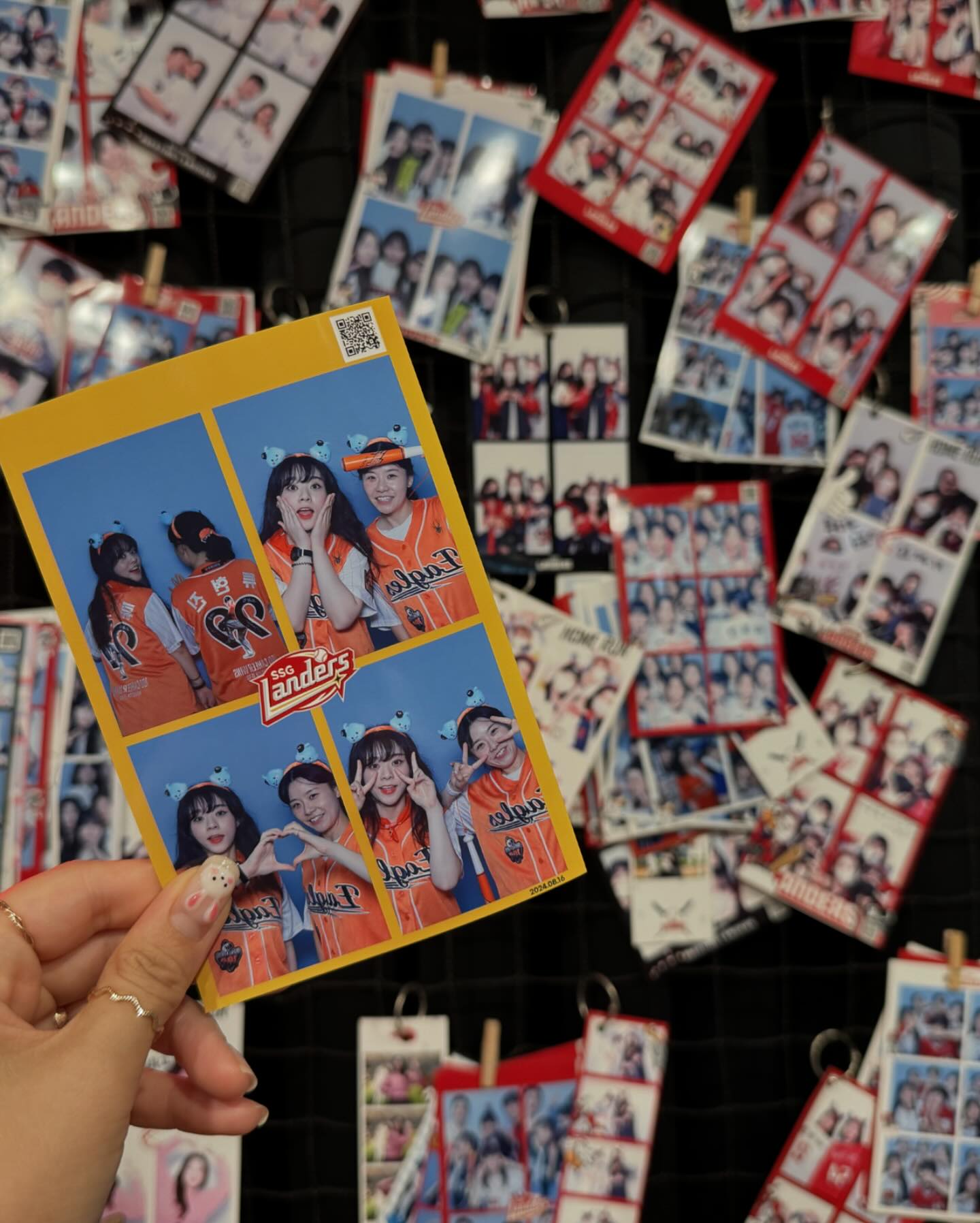 ⚾ 그깟공놀이 #야구직관 

1점차 승리 ✌🏻
너무더운데 이겨서 너무잼남
테이블석 최고👍🏻

앉아서 보기만 한거같은데
집에와서 12시전에 기절함ㅋㅋㅋㅋㅋㅋ
-
-
-
#노브랜드테이블석 #ssg랜더스필드 #한화이글스 #연승가자 #채은성 #황영묵