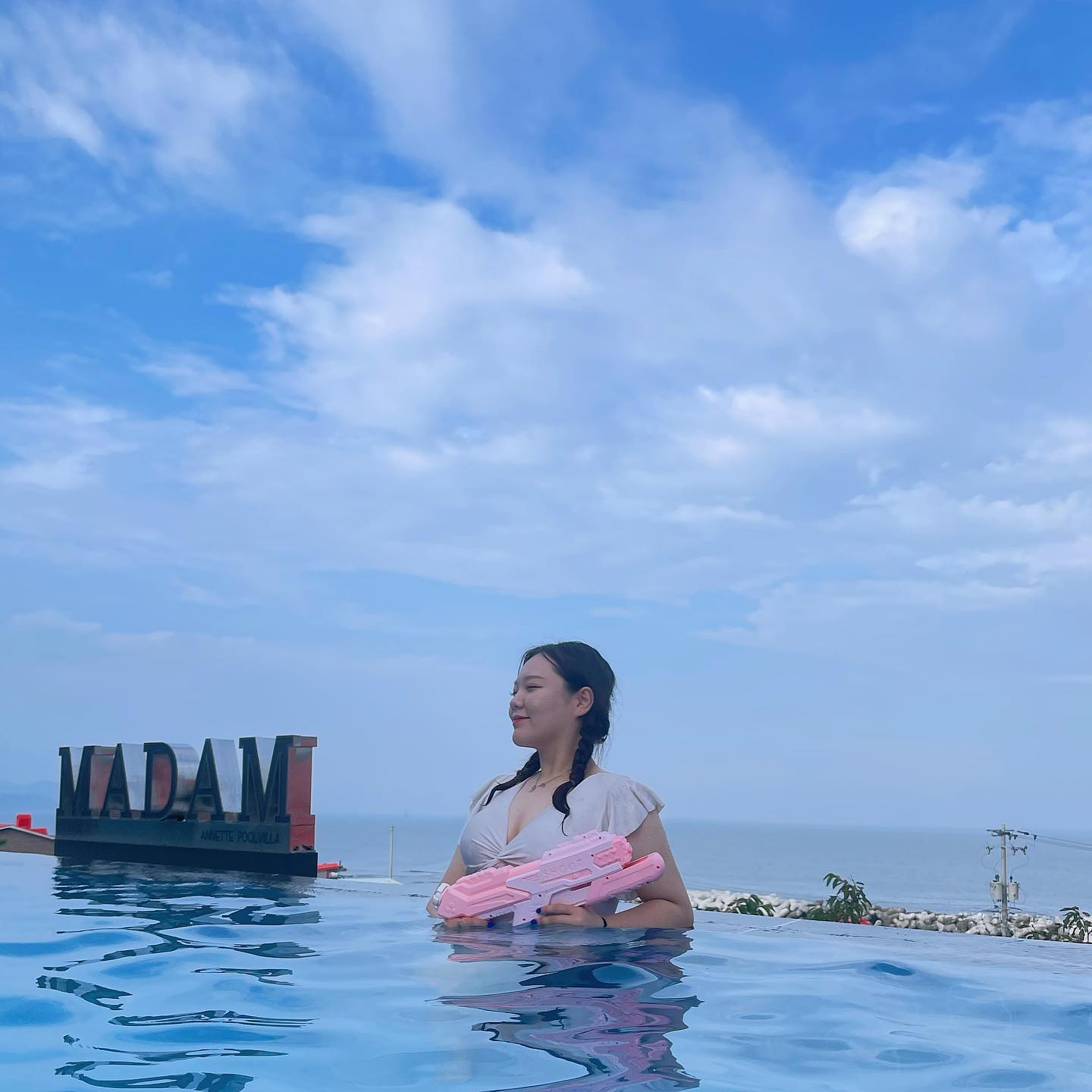 즐건 여름 휴가💙 마지막까지 수영 즐기기🏊‍♀️
나.. 물 좋아하네 ? ㅎ

#여름휴가 #물놀이