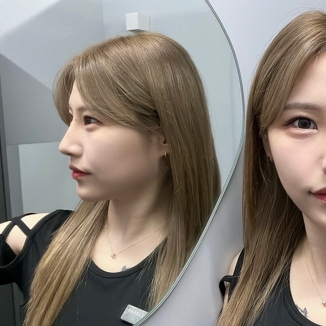 #협찬 beautyplus__jeonju 

짝눈에 양쪽 속눈썹길이도 다른데다가 짧은 속눈썹이라서
속눈썹펌 성공할 때가 별로 없는데 #뷰티플러스 에서는 첫방문만에 딱..🖤

쾌적하고 예쁜 인테리어와 편안한 분위기 속에서 편안하고
만족스럽게 시술 받고 왔고 마스카라도 안 하고 메이크업 했는데
바짝 잘 올라가있어서 전혀 이질감없고 자연스럽고 예뻐요🥹

전북최초로 롱 텀 기법으로 속눈썹연장도 하고 계신다고 하시는데
지금껏 연장 성공해본적이 없어서 다음번엔 연장하러 가보려구요!
예쁘게 시술해주신 규원실장님 감사합니다🖤

📍주소
전라북도 전주시 완산구 쑥고개옛길 171 1층

⏰ 월요일 ~ 토요일 10:00~21:00

.
.

#속눈썹펌 #속눈썹연장 #전주속눈썹연장 #전주속눈썹펌
#속눈썹맛집 #뷰티플러스전주점 #전주속눈썹펌잘하는곳