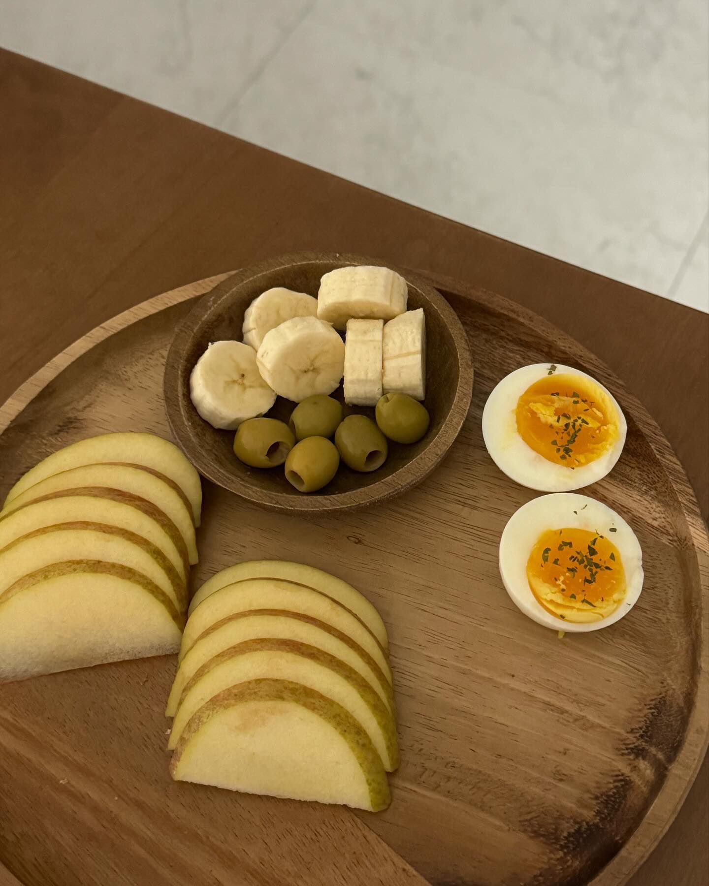 ✨아침 식단

사과
바나나 🍌
올리브 🫒
계란 🥚

 #클린식단 #다이어터 #다이어트 #다이어트식단 #헬스타그램 #도시락 #식단추천 #다이어트간식  #유지어터 #식단일기 #식단관리 #다이어터소통 #식단공유 #다이어트소통 #다이어트레시피 #유지어터식단  #오늘식단 #운동소통 #건강식단 #건강식 #식단기록 #다이어트도시락 #도시락식단 #도시락다이어트