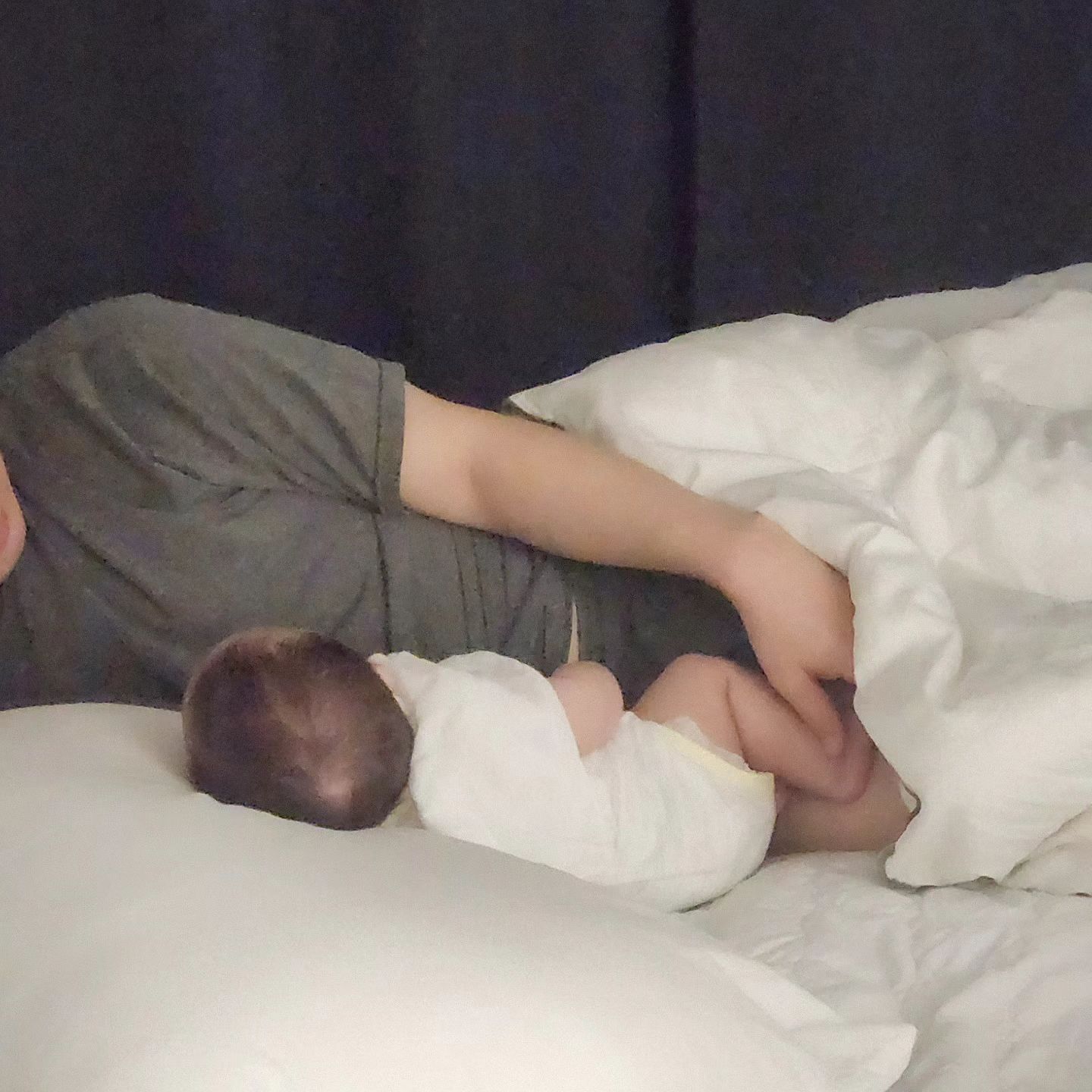 많이 컸다고 생각했는데 아직도 쬮꾸매 🧸

#옹알이시작 #6kg #baby
#어서오세요 #100일의기적