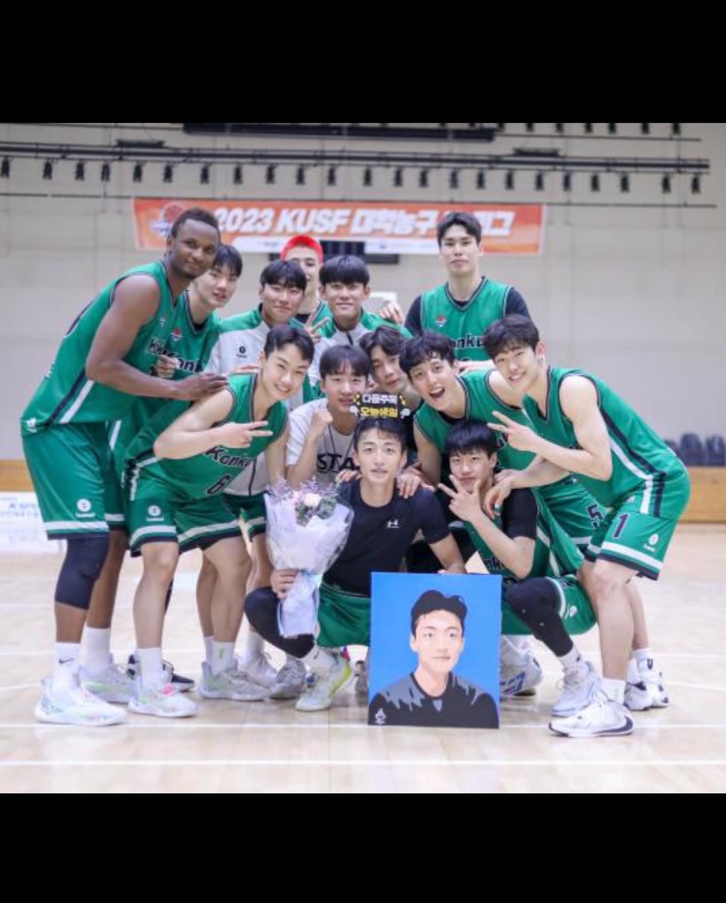 24번째 생일 모두축하해주셔서 감사합니다😚
저는 오늘 너무 감동적이고 행복했습니다😭
모두 건강하고 행복하세요😍