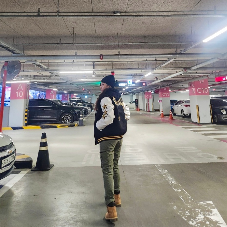 .
주말은 왜 짧지?
아 물론 나는 백수지만😆

#ootd 
#오운완