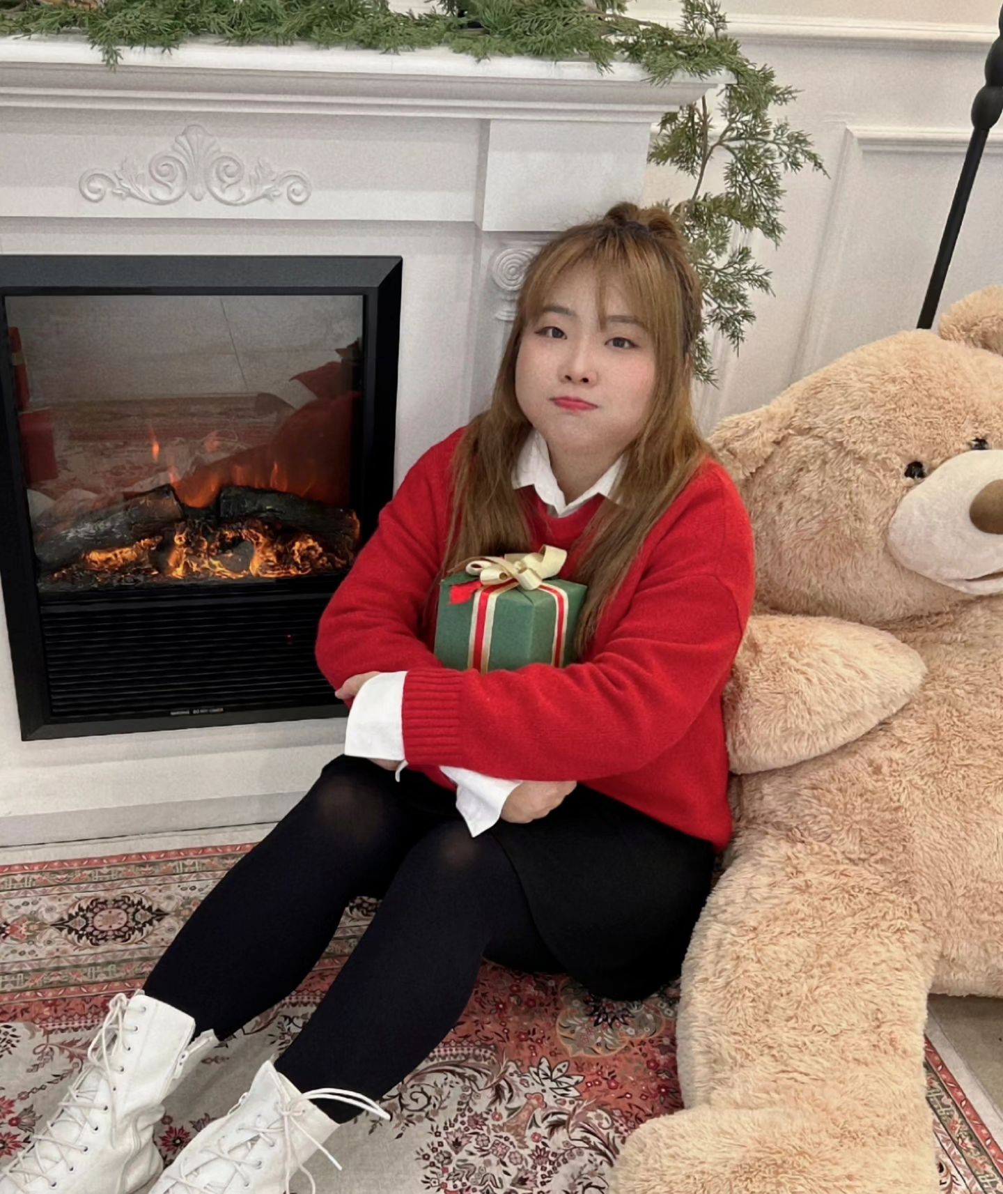 사실 저 #콩팥이식 을 하려고 준비중입니다❗️❗️

술을 2주에 한번씩 마시는걸로 바꾼지는 몇 개월정도 되었는데 아직 끊지는 못하겠더라구요ㅋㅋㅋ
하지만 시간이라는게 기다려주지않기 때문에 조금 더 술도 줄이고 제대로 #체중감량 에 들어가려고합니다

또 -또 말로만 #다이어트 ~~ 하고 잔소리들 하실까봐🫠
다이어트 이유는 제 건강문제도 있지만 아버지에게 콩팥이식을 해드릴 수 있는 몸으로 바꾸려고합니다!

이식을 하게되면 한동안 입원에, 반년가량 밖에도 잘 못나가고
평생 음식도 신경써야하고 약해진 몸으로 살아야하는 등
외부활동을 계속 해야하는 저로써는 참 평생에 걸쳐 죽는순간까지 견딜 수 있을까하고 많은 고민이 들더라구요

하지만 현재 몸으로는 고민 이전에 이식조차 할 수 없는 몸상태여서 우선 체중감량과 좋은 몸, 건강한 몸으로 바꾸고 이식가능여부 확인부터 하려고합니다!!
확인도 해보지않고 그냥 포기하면 분명 몸보다 맘이 평생 후회되고 아플 것 같더라구요ㅎ.ㅎ

그런데 이식검사도 몇 백만원이 들고 가능여부 검사만 하는 기간도 한번에 되는게 아닌 긴 시간이 필요한터라,
너무 #급하지않게 #천천히 그리고 #단단히 마음먹고 준비해보려합니다

그래서❗️
제가 조금씩 점점 술자리를 가더라도 술은 안마시거나
회식자리에 참석이 저조해도 이해해주길 바라옵고자 이렇게 글을 올립니다💫