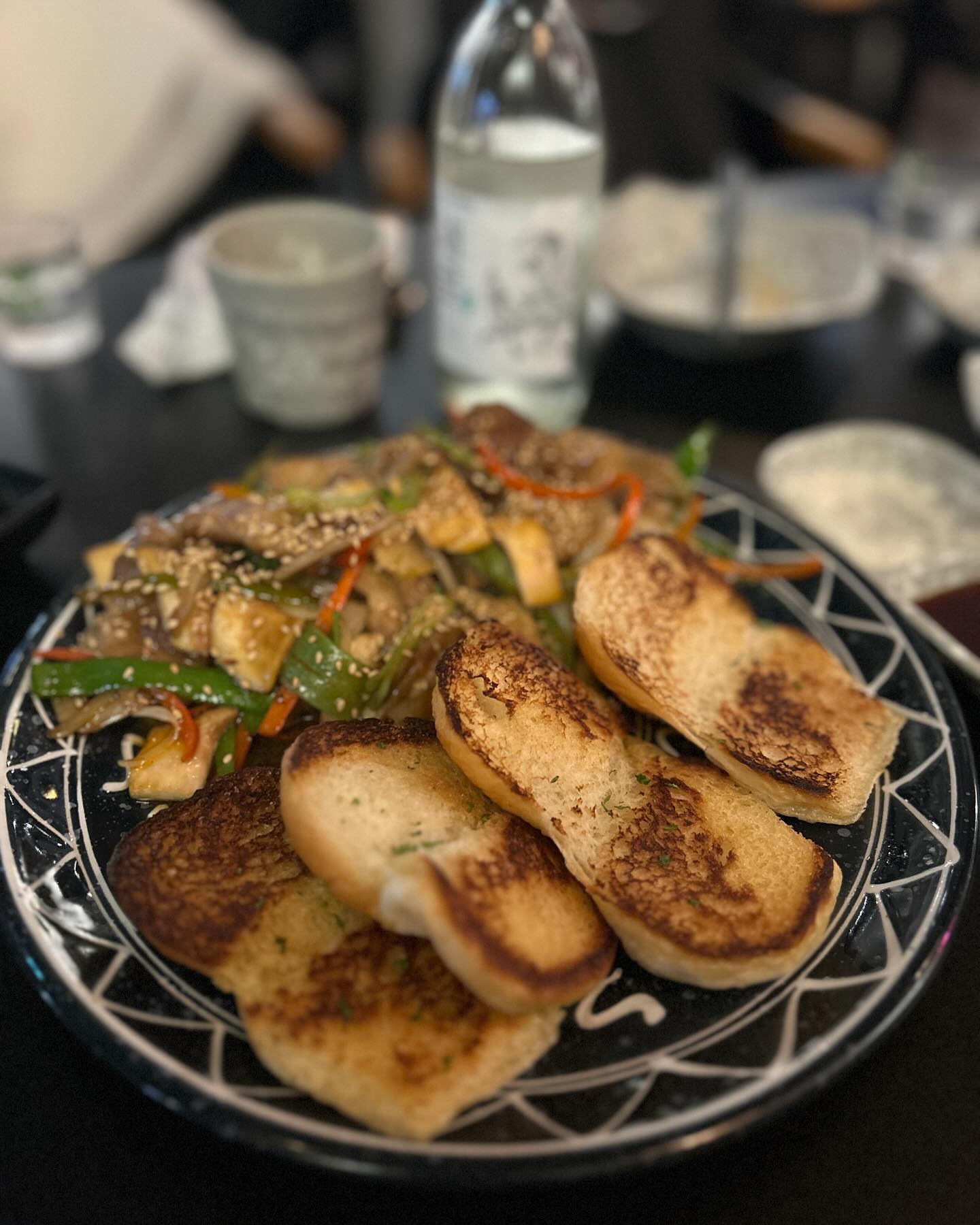 여기 찐 맛집이었다 그치? ㅋㅋㅋ
맛없는게 하나도 없었던 #쌍촌동돌
6명이서 메뉴 6개 부시기 성공!!!
민영남 술인생에서 8시에 집에 들어갔던 기록적인 날👏👏👏
담에 또 가야지!
그땐 술도 양껏 먹어야지 ㅋㅋㅋ

#쌍촌동맛집 #쌍촌동술집 #운천역맛집 #운천역술집 #운천역회식 #운천역안주맛집 #쌍촌동안주맛집 #화요일의회식 #회식그램🍻 #술이야 dol_ssangchon