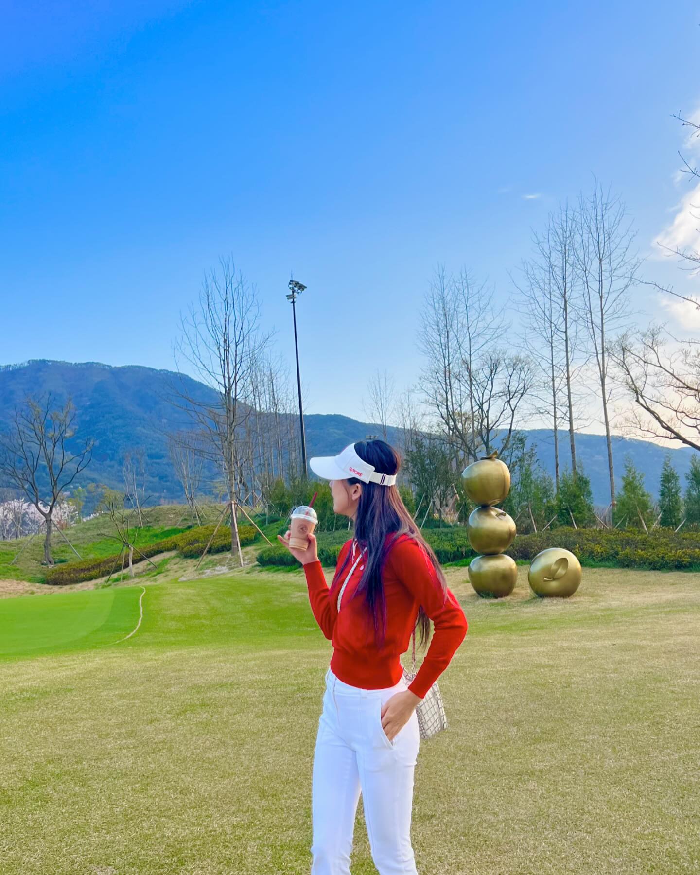 #협찬 forest__heal.official
선패치 계절이 돌아왔어요🌸
봄에도 햇볕 기미/잡티 조심해야되는거 아시죠!
요즘 다들 비건 제품만 사용 하는데 
포레스트힐 선스틱&선패치도 비건✨
내 피부는 소듕 하니까 좋은것만 써야죠🥰

화장하고 간날에는 선스틱을
화장 안하고 간날에는 선패치가 좋더라구요
포레스트힐과 함께 라운드 시즌시작 해볼게요❤️
.
#포레스트힐#forestheal#포레스트힐선패치#포레스트힐선스틱#선패치#선스틱#선케어#비건화장품#골프용품#골프썬패치#등산용품#kbeauty#ksuncare#suncreen#sunstick