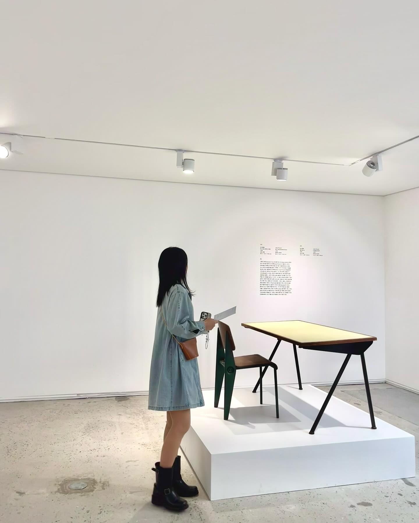 날좋은날 
“20세기 디자인 가구 기획전 ”
 - 사물의 시차