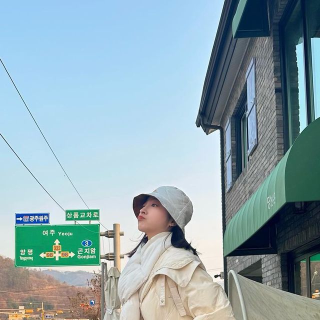 한지우 on Instagram: "#광고#켈티 ⠀⠀⠀⠀⠀⠀⠀⠀⠀ 오늘 데일리룩은 켈티로 완성 🫶🏻 리버시블 버킷햇, 숄더백이라 하나의 아이템인데 두개인 느낌 제가 고른 버킷햇은 아이보