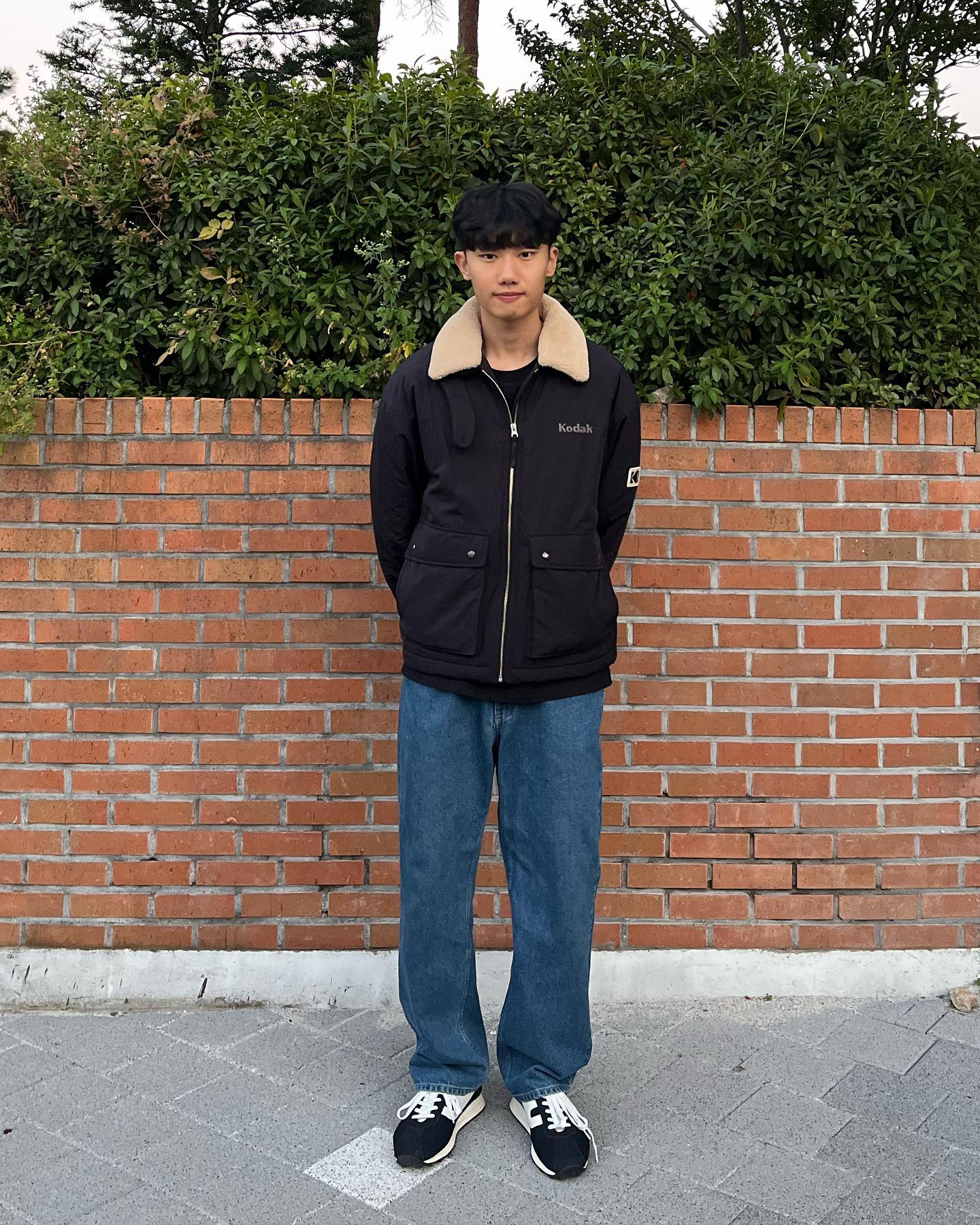 #협찬

kodakstyle_kr 에서 에센셜 플리스 카라형 패딩 자켓 - black을 제공받았습니다

간절기에 입기 좋은 아우터입니다
플리스 카라 탈부착이 가능하며 넥 안쪽 코듀로이 배색으로 카라를 세워 다양한 연출 및 보온성 기능이 됩니다

#코닥어패럴 #아우터 #코닥신상 #코닥스타일 #페그 #코닥후리스 #코닥어패럴 #코닥신상 #코닥패딩 #코닥후리스 #코닥페그