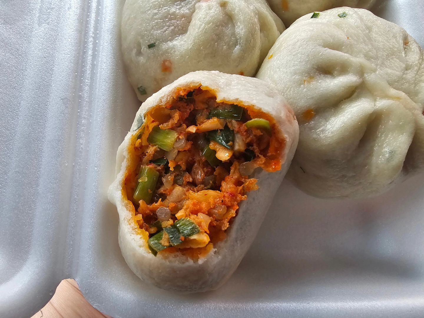춘천 짱손만두 맛있다 ㅠㅠ
김치만두 매콤하고 아삭, 고기만두는 후추 맛이 약간 쎄지만 잡내 안나서 맛나다 ㅠ
.
.
.
.
.
#일상 
#춘천 #짱손만두 #춘천짱손만두 #춘천만두 #daily #food #foodpic