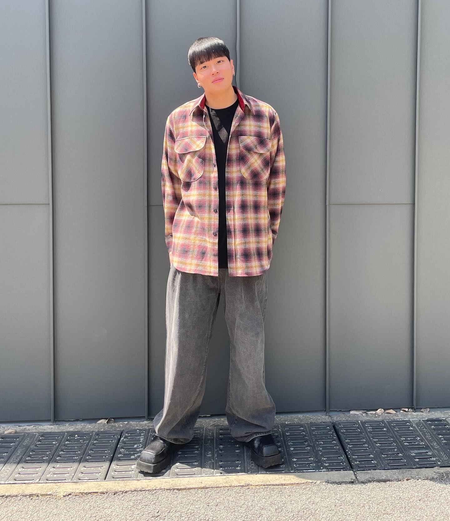 #협찬 ogarp_ stylemate_official 봄엔 셔츠죠!!!🥹✨
.
.
.
.
.
.
.
ogarp_ 에서 “cosmo checker Flannel open half shirt"
제공받았습니다🥹✨👍🏻

✨오가프 셔츠 폼 미쳤는데요!!🥹✨👍🏻 패턴 너무이쁘고 통풍 잘되고 원단 짱짱해서 핏 넘나좋아요🥹✨👍🏻

✨봄에는 역시 셔츠 하나쯤은 있어야하는데요~~ 코디 활용도도 높고 아우터 처럼 입기에도 찰떡인거 같네요!

✨오가프 셔츠 대추천!🥹✨👍🏻
.
.
.
.
.
.
.
.
.
.
.
.
.
 #오가프 #ogarp #스타일메이트