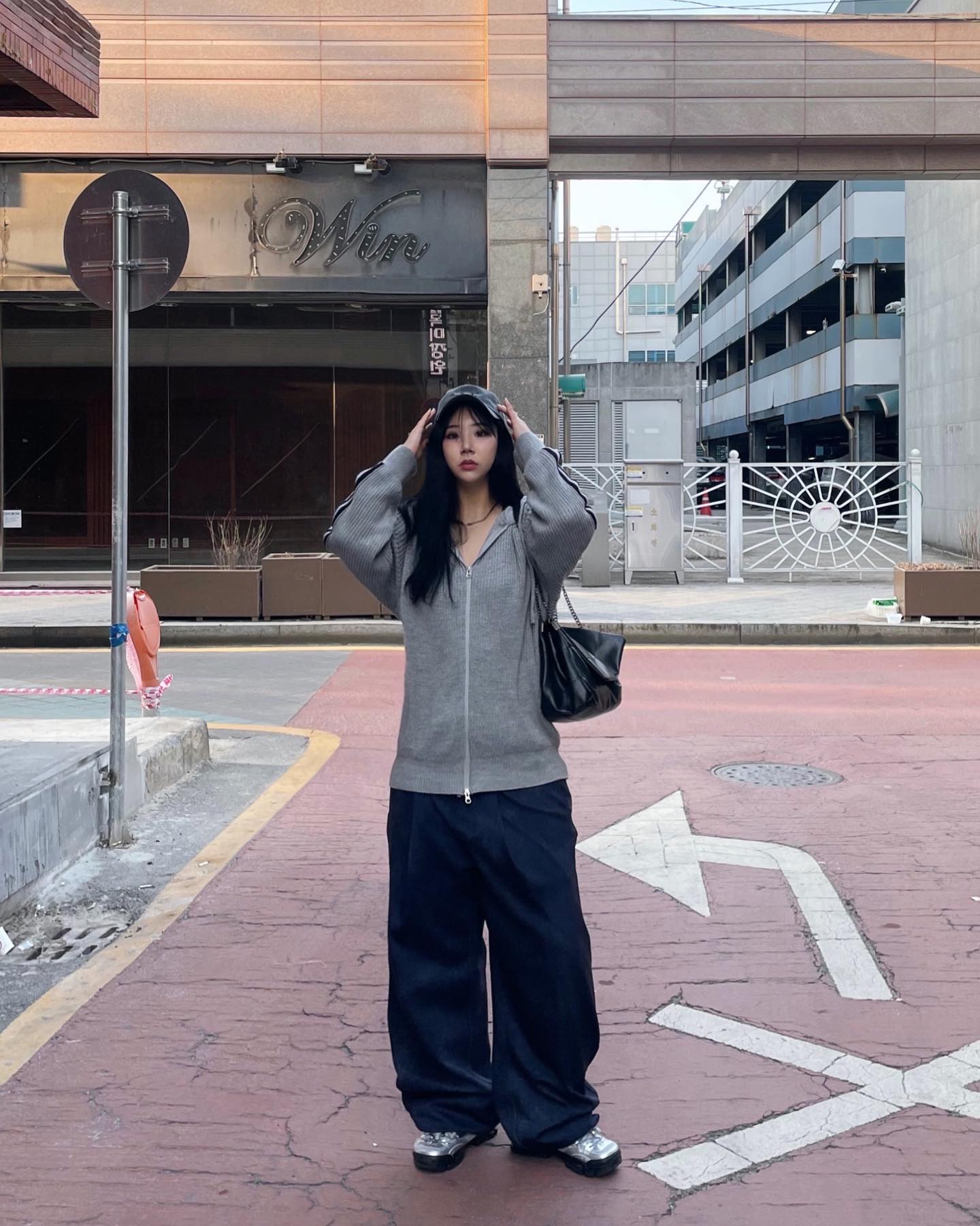 ready4next_official 
휘뚜루마뚜루 입기 좋은 데님팬츠 🤪
.
.
.
#레디포넥스트 #READY4NEXT #고프코어 #블록코어 #스트릿 #스포티 #데일리 #데일리룩 #오오티디 #남자코디 #여자코디 #스트릿룩 #코디 #캐트릿 #스트릿코디 #무신사 #무신사스냅 #스냅촬영 #무신사스탠다드 #룩북 #패션코디 #빈티지 #빈티지맛집#스트릿맛집 #instagood #follow4followback #like4follow