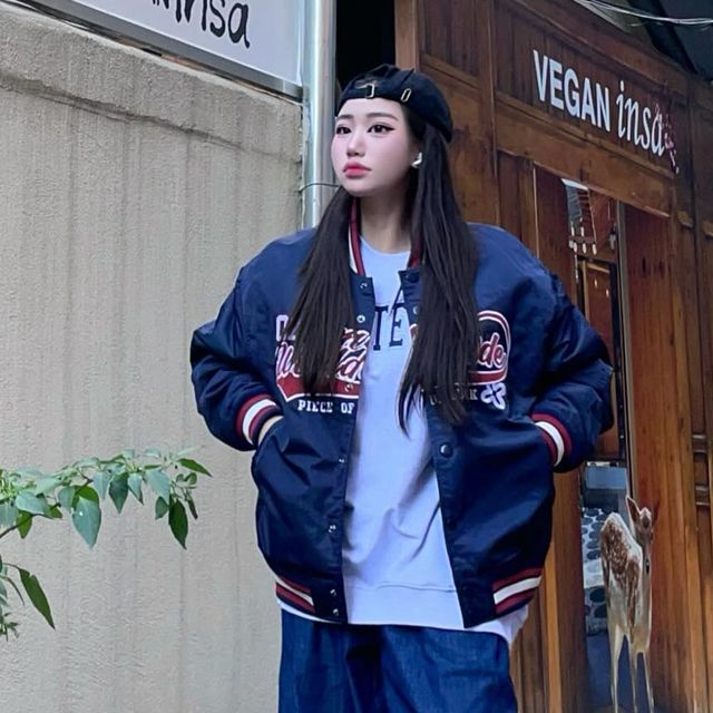 $$U on Instagram: "#광고 이 코디 넘 좋ㄷㅏ♡⃞⃛୭ @ames_worldwide @1rony9orno_official @romanticcrown_seoul #아이러니포르노 #아메스월드와이드 #제품협찬 #코디추천"