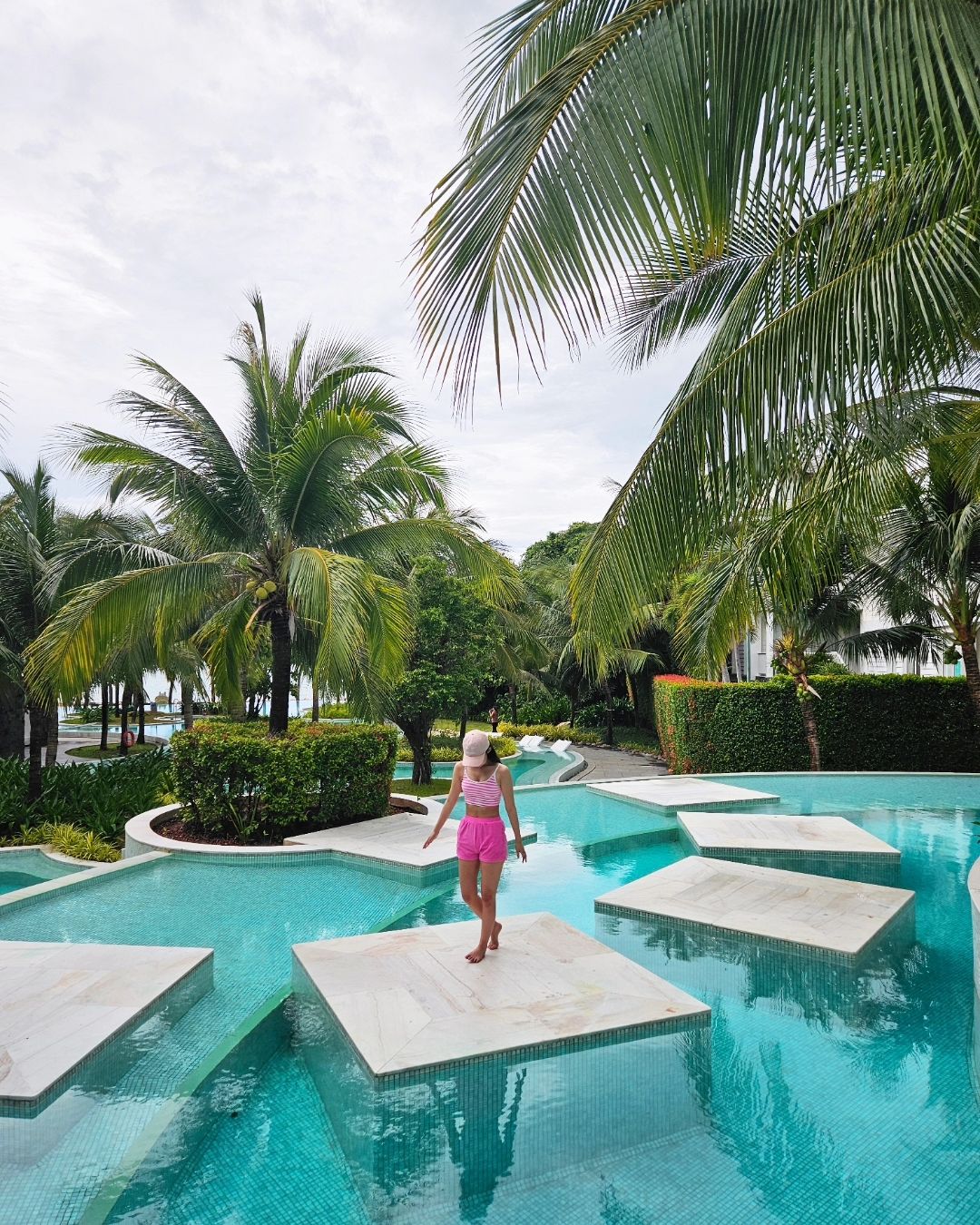 수영장이 너무 예뻤던 프리미어 빌리지 푸꾸옥...🩵
.
.
.
.
.
#phuquoc #🏊‍♂️ #💦