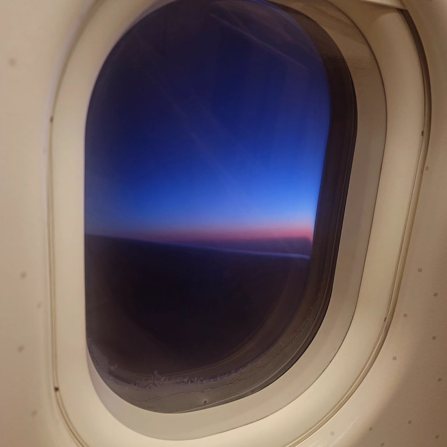 한국, 오랫만이야 ♡ 울엄마가 젤 보고싶었다구~~ 
건강검진을 위해 딱 일주일 있는 한국이라 넘나 아쉬운..

#귀향 #엄마보고싶다 #한국방문 #비행기