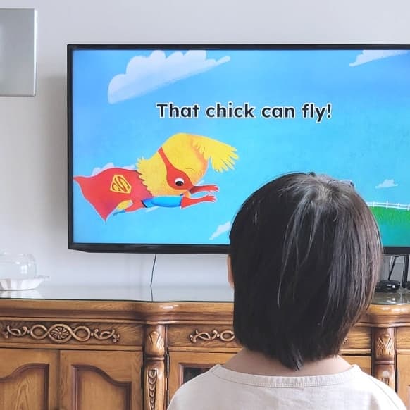 #유료광고
#지니TV키즈랜드 #더현대 #영어클래스

엄마표 영어로 시작한 지니 TV 키즈랜드 
스콜라스틱!

시즌1 파닉스, 코믹스, 리더스 144편과
시즌2 사이트워드스토리 100편
시즌3 버디리더스 96편
총 440편을 무료로 시청이 가능해요!

TV에서 보던 영어학습을 원어민과 직접 할 수 있다고요?!!

더현대 영어클래스를 신청하면
스콜라스틱 콘텐츠를 활용해
원어민과 기초 영어를 익히고 액티비티한 활동도 할 수 있어요!

더현대 서울 홈페이지 접속
강좌찾기-스콜라스틱 or 영어클래스 검색
강좌신청을 하면 ok!

키즈랜드 프로필 링크에서도 쉽게 신청할 수 있습니다
genietv.kidsland

영어공부를 시작한 학령기 전 아동
(40개월 이상), 미술놀이와 영어를 좋아하다면
아이가 영어에 흥미를 높일 수 있는
더현대 스콜라스틱 원어민 클래스 아묻따 고고고! 입니다^^

#키즈랜드 #영어클래스 #더현대서울 
#엄마표영어 #스콜라스틱 #버디리더스
#초등영어 #유아영어