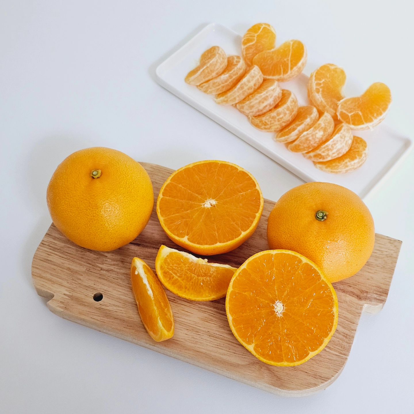 🍊일주일 피로 날리기🍊

금요일이에요😁

전업맘일때는 월욜이 좋더니
워킹맘 되어보니 금욜이 젤 기다려지네요~

새학기 시작이라 아이와 엄마 모두
약간 긴장상태로 지낸 한주였던것 같아요

피로회복에 도움되는 매콤 달콤 상큼한
맛난 음식 드시면서 즐거운 불금 보내세요🤗

전 과즙팡팡 제주 천혜향으로 비타민 충전🍊

😊🩷😊🩷😊

#서귀포올레시장맛집
#승환이네농장
#아빠는농부다
#15브릭스
#고당도천혜향 
#한박스순삭 
#블로그협찬인스타내맘
#달콤한과육맛있다