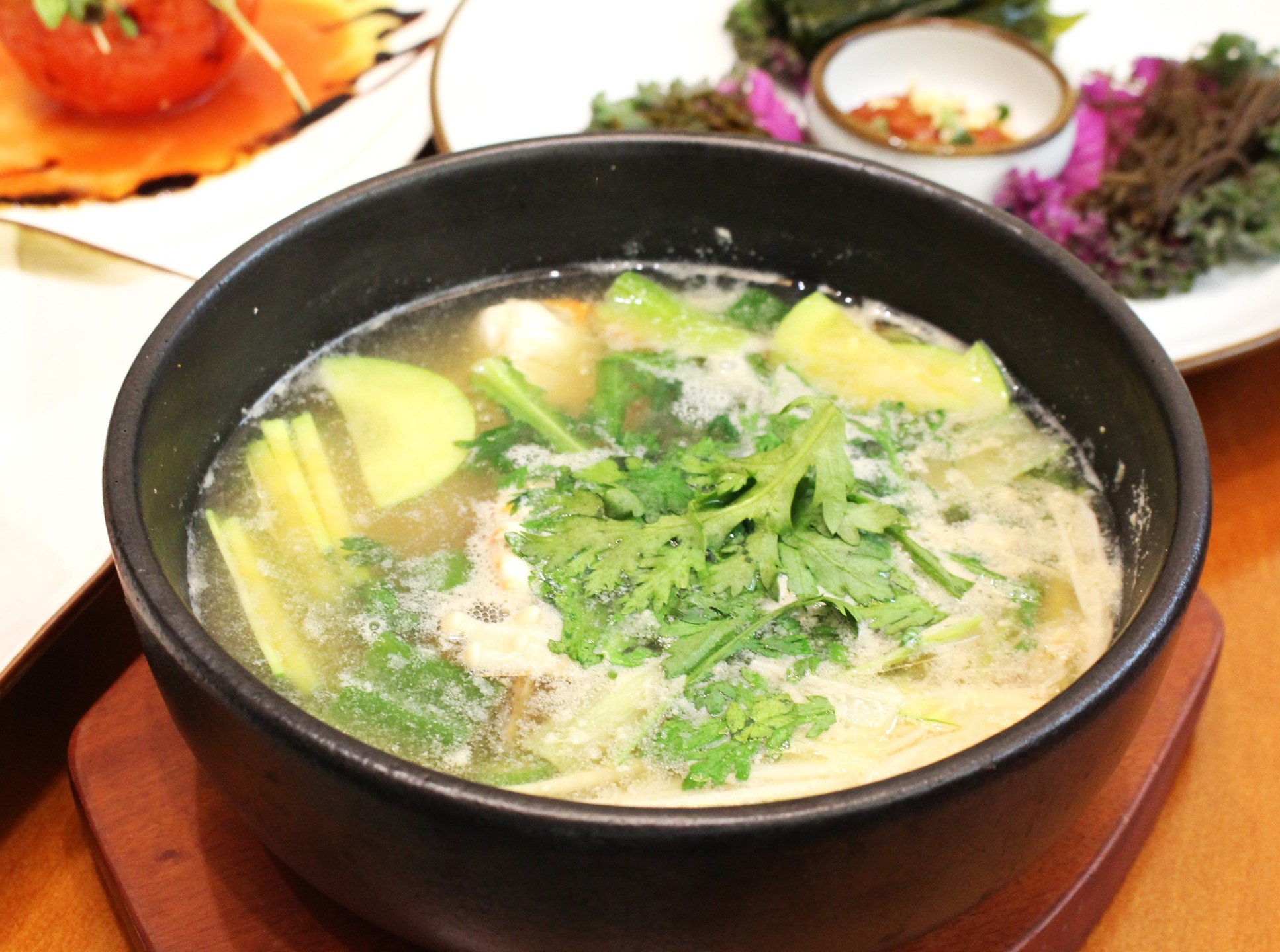 친구들과 계모임으로 돈을 모으고 있는데 맛있는 대게를 먹으러 천안백성동맛집 크래버대게나라 천안점에서 모임을 하고 왔어요

크래버대게나라 천안점에서는 정말 푸짐하게 대게를 먹을 수 있는 곳이라서 모임을 하러 오시는 분들이 정말 많았는데 오늘 정말 푸짐하게 잘 먹었네요

#천안맛집 #천안백석동맛집 #천안대게 #천안킹크랩 #천안랍스타 #천안가족외식 #천안모임 #천안회식 #천안회식 #천안외식 #천안가족외식 #천안주말외식 #천안연말외식 #천안연말회식 #천안연말모임 #천안송년회 #크래버대게나라천안점 #hg_f_story #먹방여행 #먹방투어