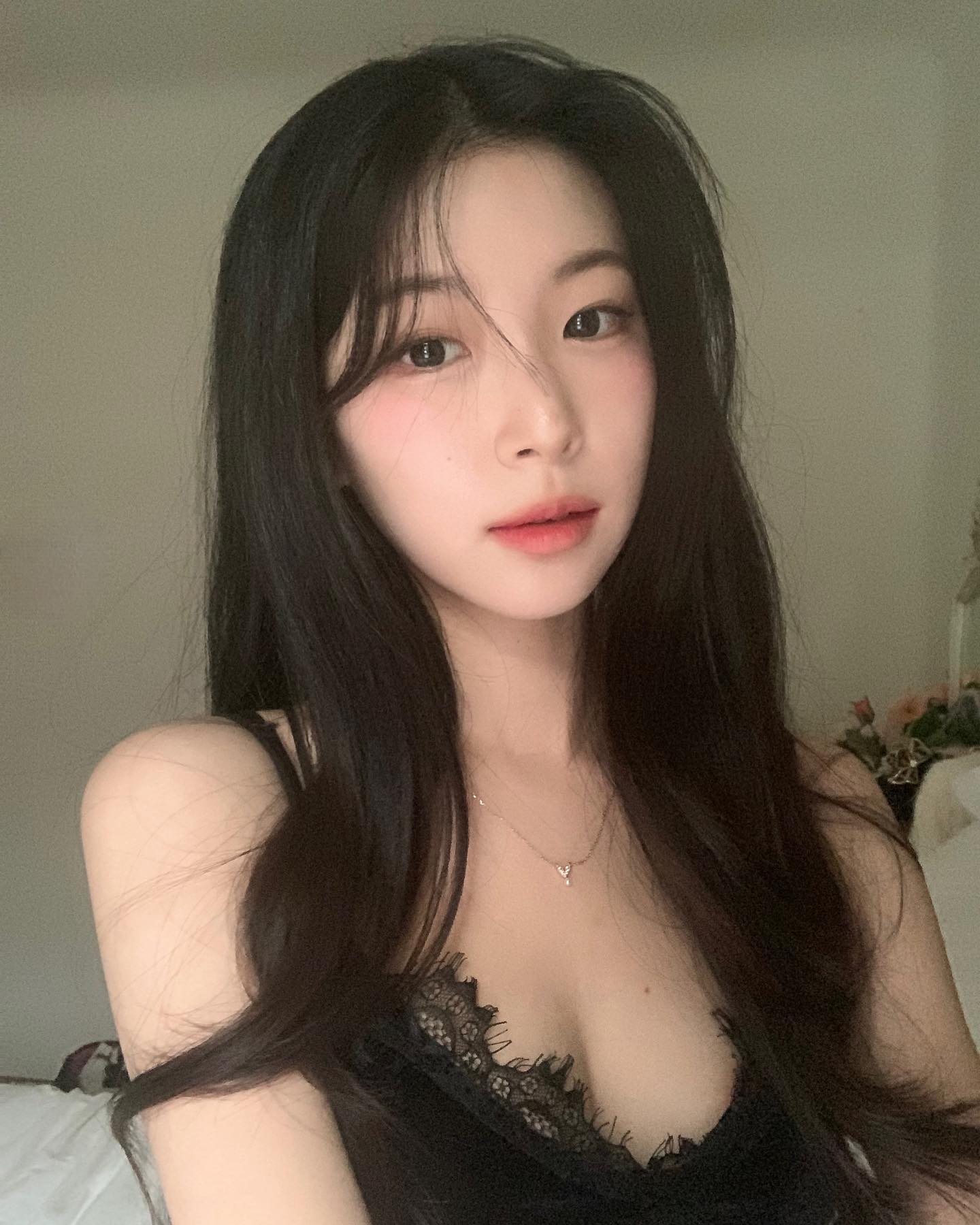화질구지가 더 맘에 든다 요즘,,
⠀
청초하고 촉촉한 눈빛으로 만들어주는 노이렌즈 블랙 착용해봤어요 🫧
⠀
화질구지에서도 눈만 빛나 …!!
⠀
렌시스 홍대점 판매 1위 노이 그레이&올리브가
드디어 온라인에도 출시된다고 합니다 !
⠀
금,토,일 3일 동안
노이 시리즈 전제품 50% 할인 진행하니까
구글에 렌시스 검색하고 할인 놓치지 마세요🫶🏻
⠀
⠀
#렌시스 #제품제공 #렌즈추천 #데일리렌즈 #노이 #노이렌즈 #노이블랙 #노이브라운 #판매1위 #노을렌즈