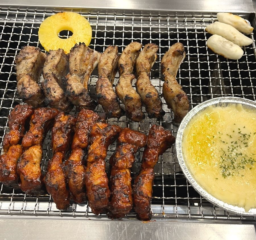 ✨프렌치쪽갈비 고잔점✨

프랑스산 로인립 부위로 만든 쪽갈비
잡내 하나도 안나도 진짜 푸짐해요

매운숙성쪽갈비와 간장숙성쪽갈비
모차렐라 치즈 돌려서 먹으면 너무 맛있어요

날치알주먹밥이랑 순두부찌개 같이 
배터지게 맛있게 먹었어요!!

초벌로 다 구워서 나오니까 굽기 편하고
쪽갈비 살 이렇게 많은곳 처음봐요👏👏

📌경기 안산시 단원구 광덕대로 142 1층 
쪽갈비 땡기는날 안산고잔동으로 가세요

#안산고잔동고기맛집 #고잔동쪽갈비 #고잔동쪽갈비맛집 #안산쪽갈비맛집 #쪽갈비맛집 #쪽갈비구이 #프렌치쪽갈비 #먹방그램🍴 #쪽갈비사랑
