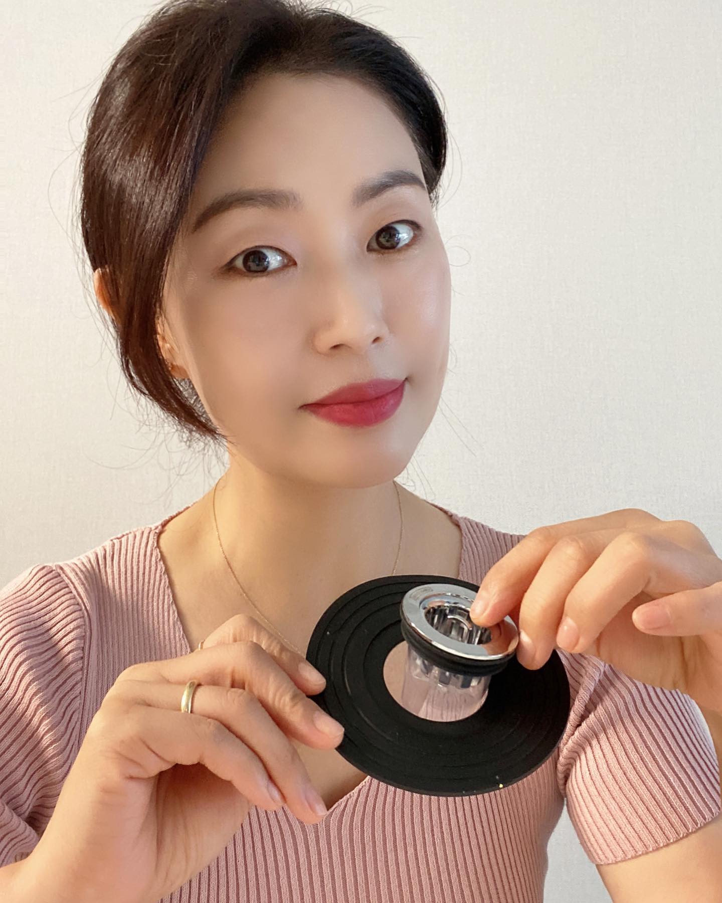 #광고
·
하수구에서 올라오는 악취냄새!!
#깔끔대장만능하수구트랩 으로 해결하기
마그네틱 개폐기로 
냄새는 완벽하게 차단하고
이물질을 걸러주는 거름망 으로 
막힘 걱정 없이 사용 가능한 #하수구트랩
별도 공구 사용 없어 누구나 손쉽게 
설치가 가능하니 우리집 욕실에 꼭 필요한 아이템이죠😘
·
·
cleanboss_official
·
#깔끔대장 #만능하수구트랩
#만능세면대트랩 #화장실 #세면대
#냄새차단 #막힘방지거름망 #욕실용품
#욕실 #벌레차단 #악취차단 #해충차단 
#원터치간편설치 #밀페력 #화장실용품