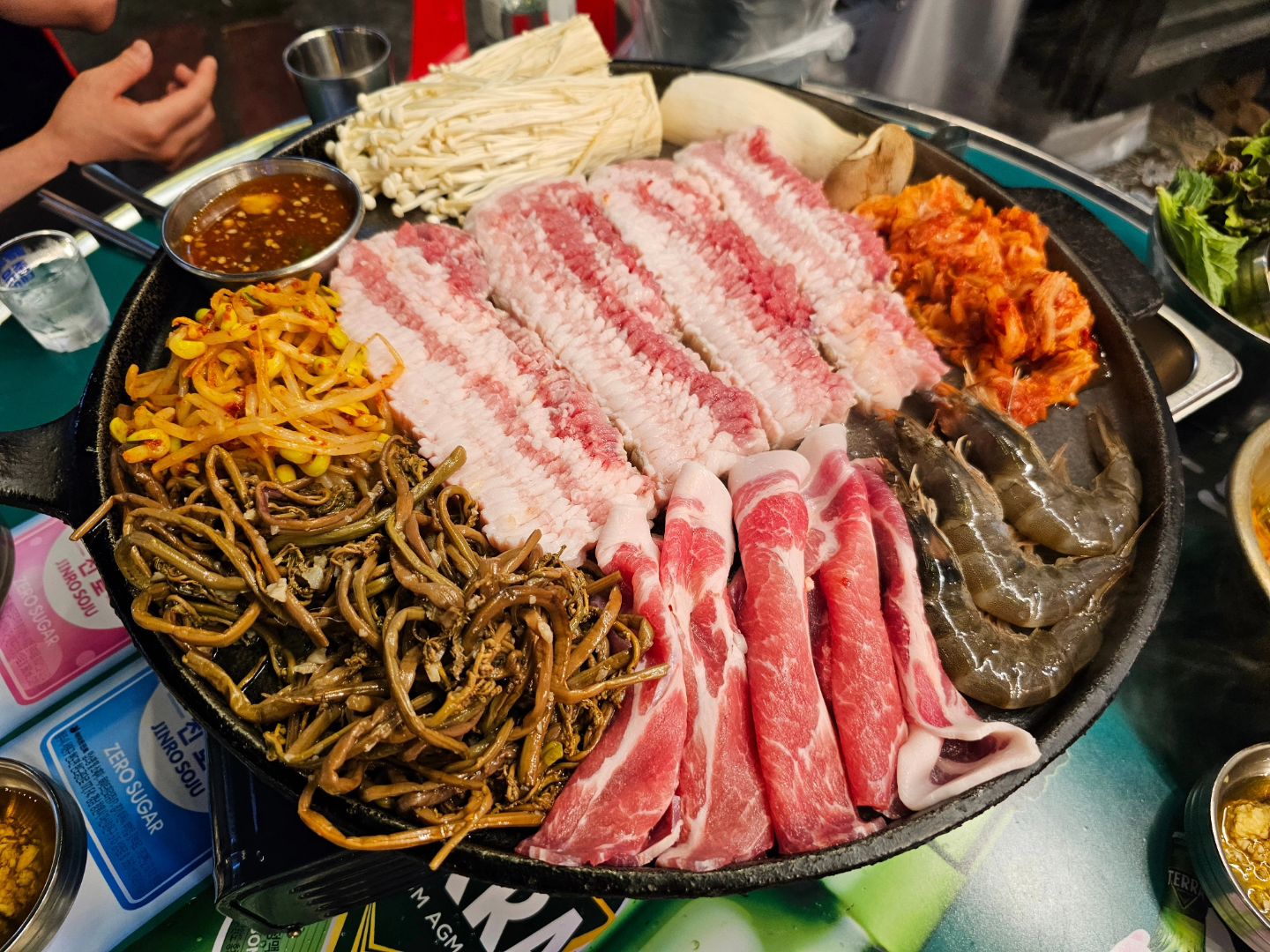 #삼세판

내가 좋아하는 꼬기랑 새우을 같이 먹을수있다는건 행운이야🍀
사장님도 직원분들도 매우 친절러블리하셔서 끝까지 기분좋게 먹고나온집🤭💜
