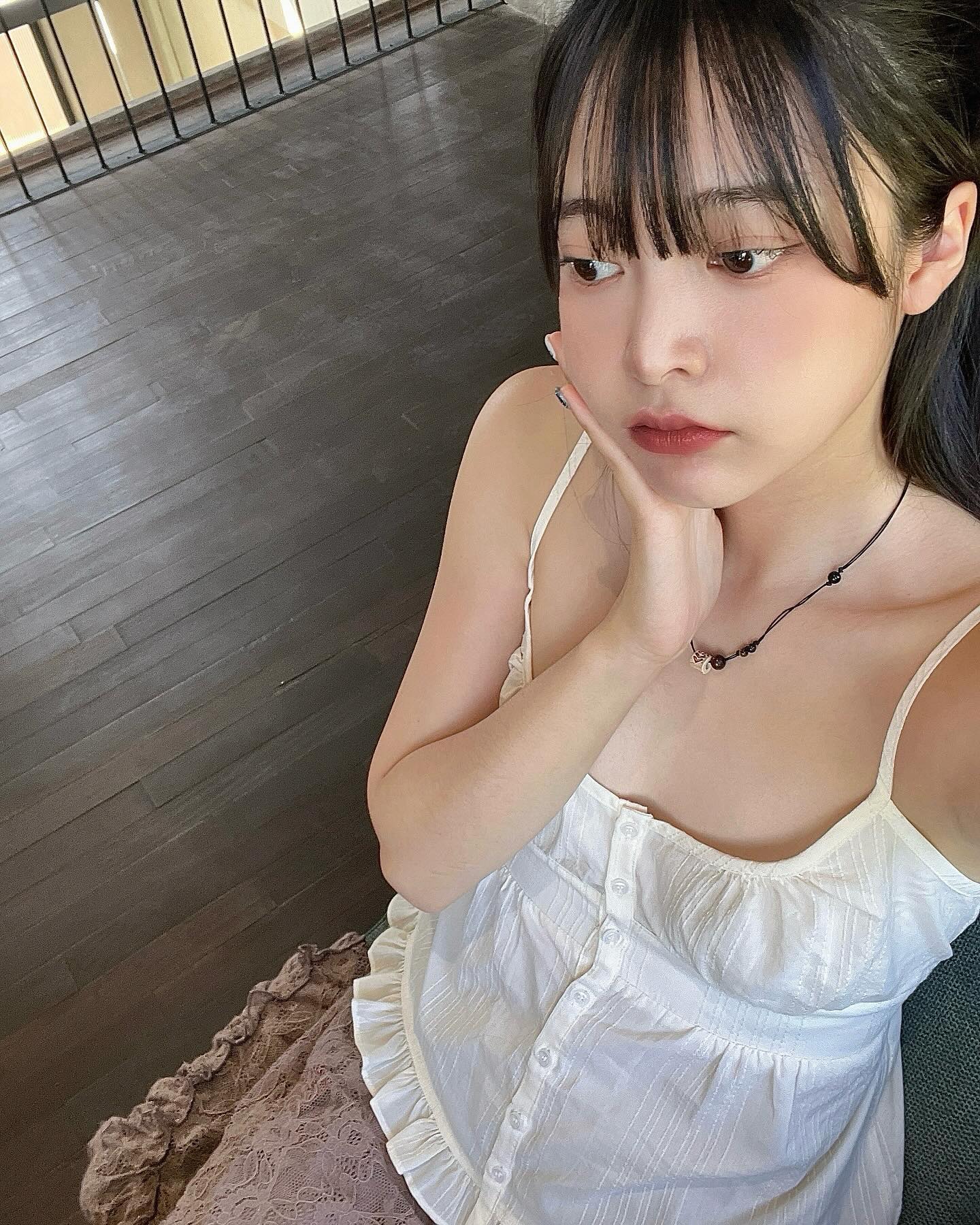 구인. 내 사진기사. 페이는 김다빈이랑 놀 기회.