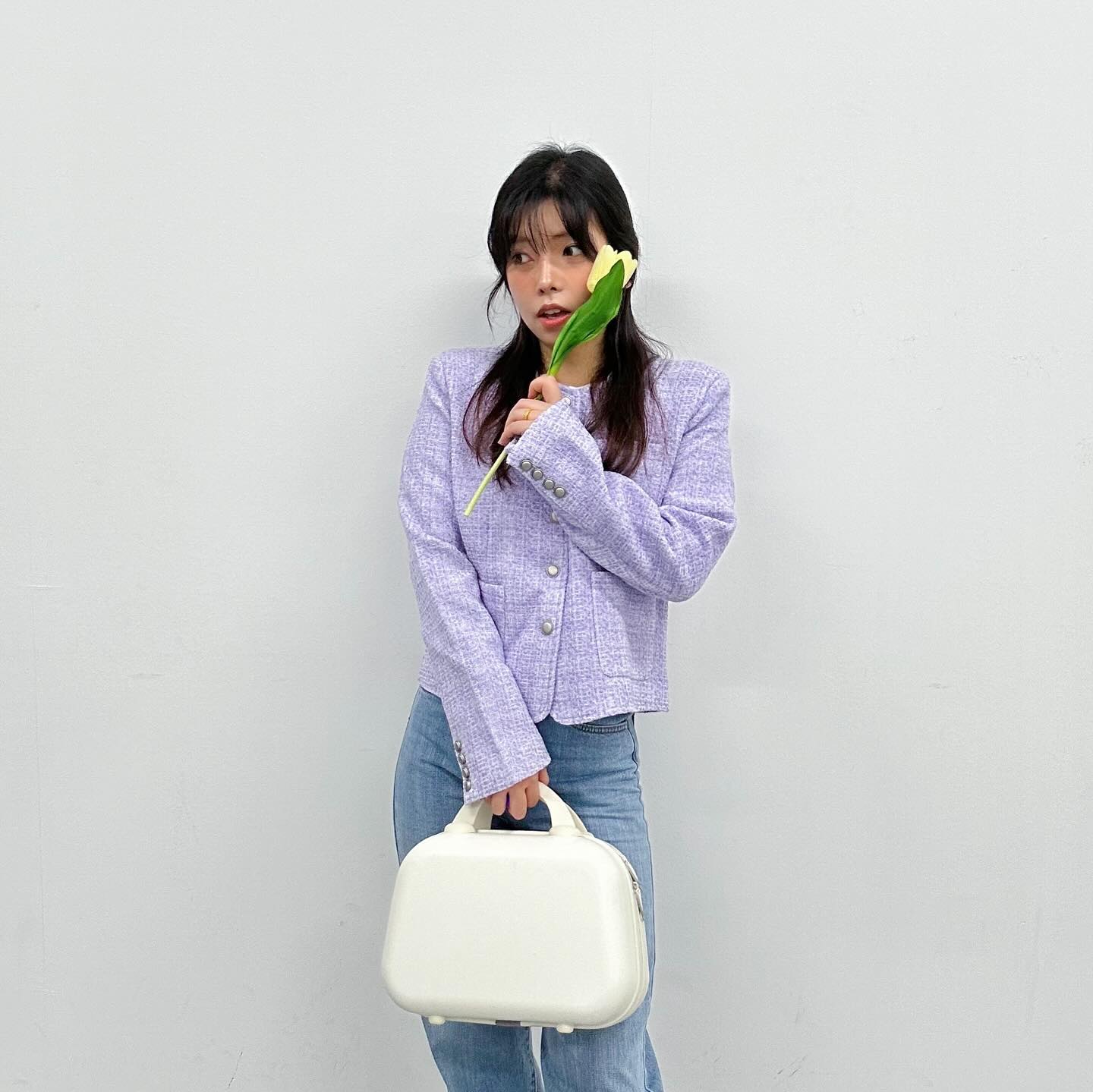 너무 기여운 트위드 자켓🍒

#보라색

가을 준비하기 시작했어용👍
겉옷 필요했는데 이쁜거 착용 하기 완료😆

심심한 코디에 딱 걸치면  느낌 바로 산뜻해 버리네영🫶🏻

#가을준비#트위드자켓#자켓코디