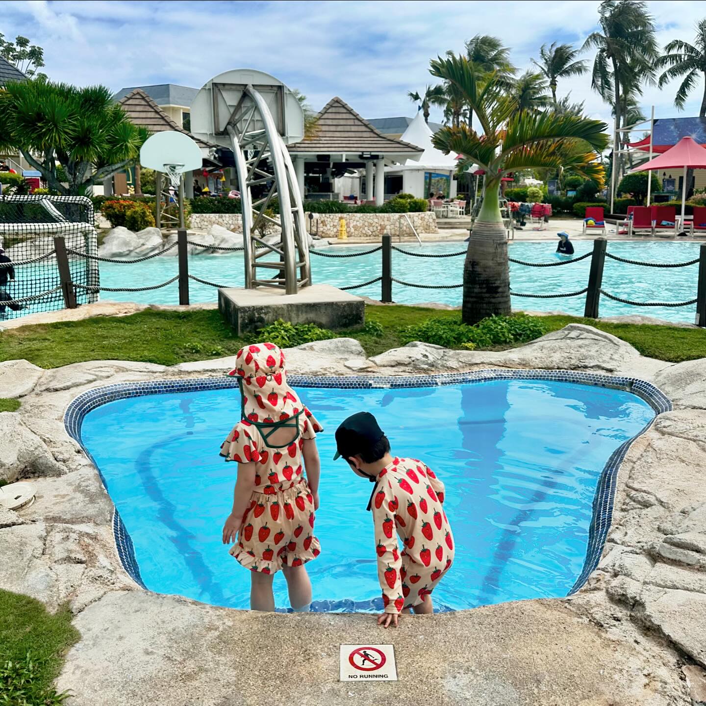 📍PIC Saipan 
사이판 여행의 클래식 🏊‍♀️🏊‍♂️ 

더 많은 사진과 정보는 블로그에 ✍🏻✍🏻