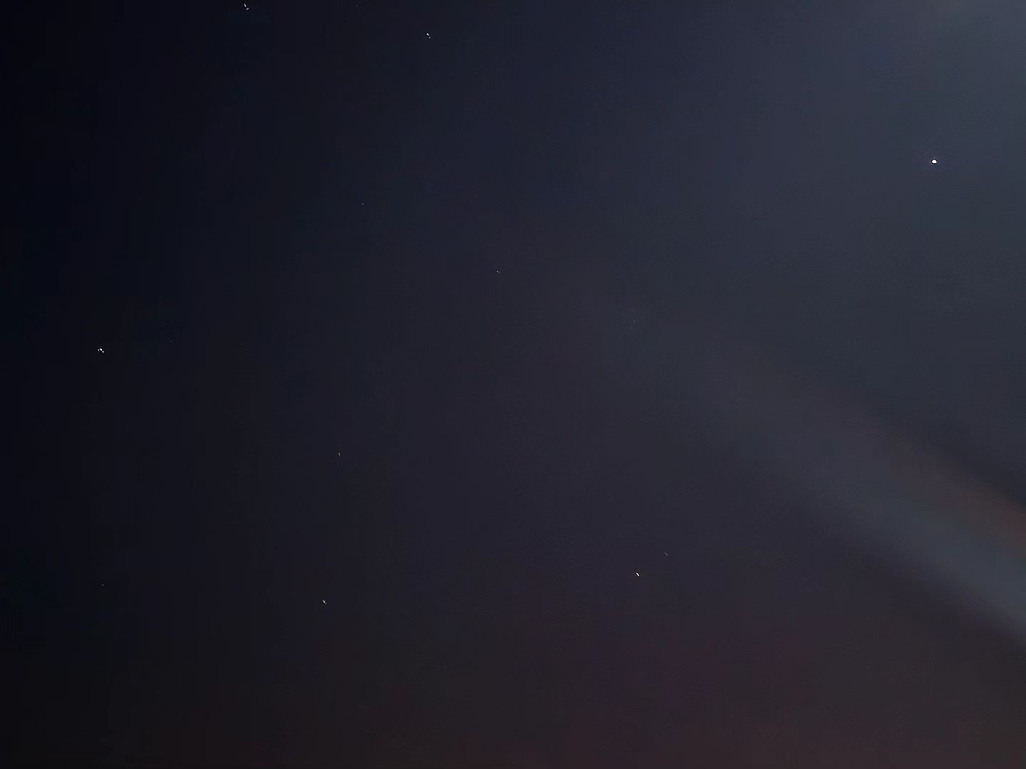 ⭐️

그렇구나...보름에는 별보러오는게 아니구나....🤣
우래기덜 잔뜩 기대했는데 달이 너무 밝아....
육안으론 한두개뿐이 못보여줬네 ㅠㅠ
휴계소에서 더 많이 보이는 ....ㅎㅎㅎㅎㅎ
아침에 일어나면 보여줘야지💕
달 안밝은날 구름없는날 다시보러오쟈!!!

#추석 #명절 #연휴 #보름달 #별보러왔는데 #달이너무밝아 #다음기회에.... #집에가자 #사남매네 #다둥이네 #바람쐬기